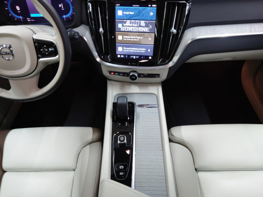 VOLVO V60 CC B4 Plus AWD-image-5