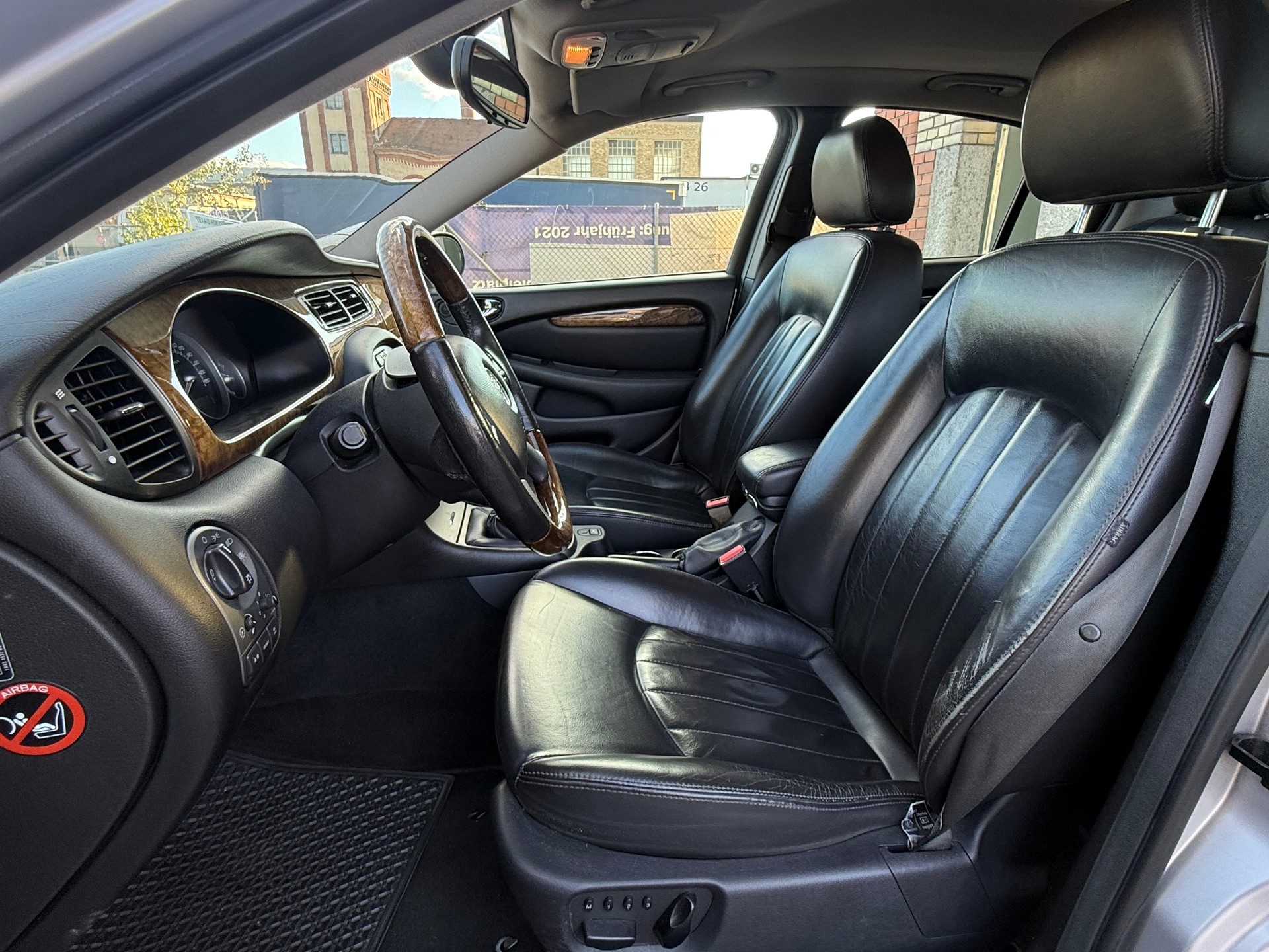 JAGUAR X-Type 2.5 V6 Traction4 Executive-image-11
