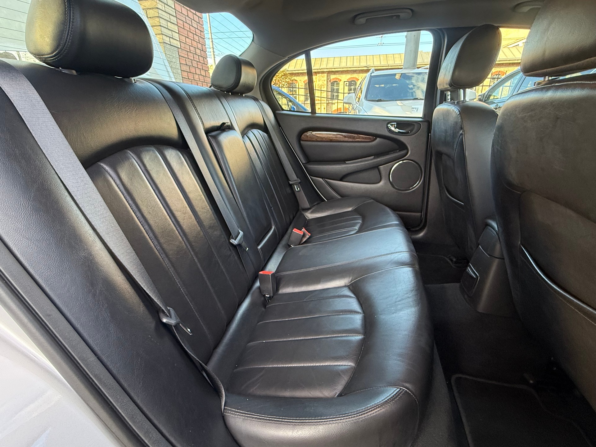 JAGUAR X-Type 2.5 V6 Traction4 Executive-image-14