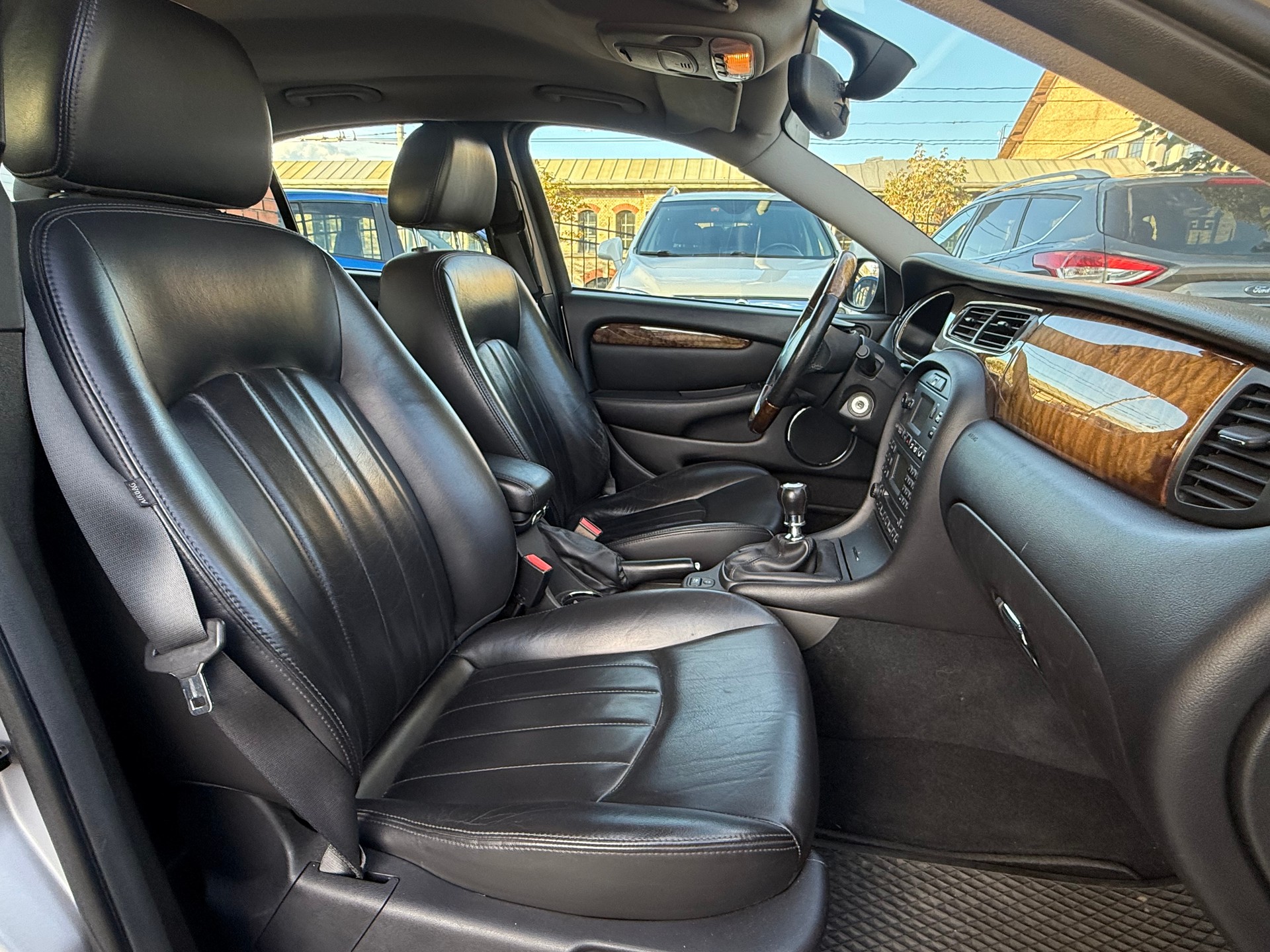 JAGUAR X-Type 2.5 V6 Traction4 Executive-image-12