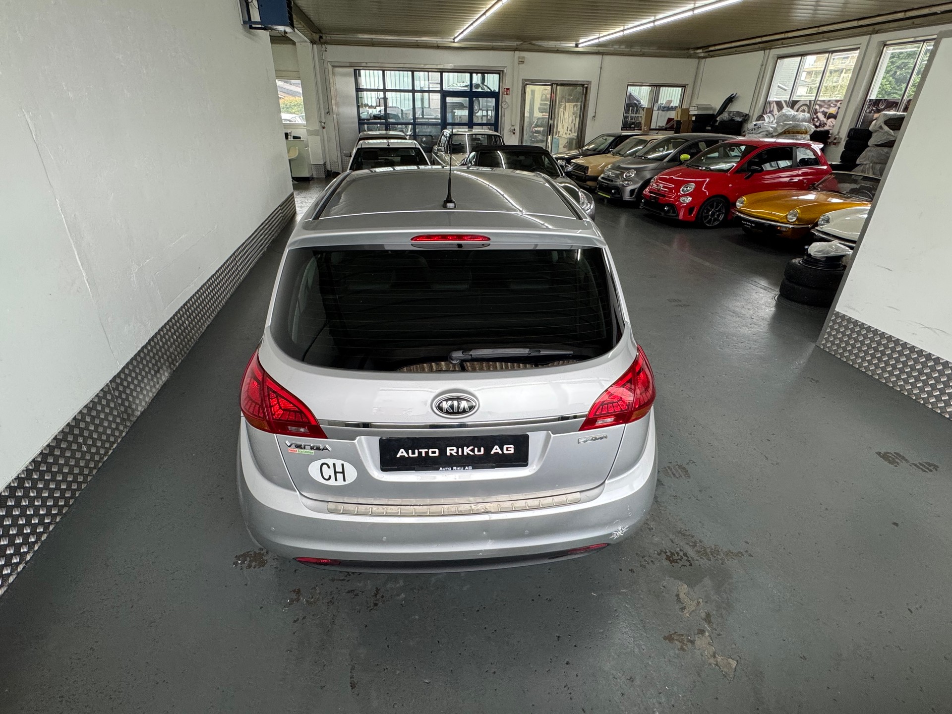KIA Venga 1.4 CRDi Swiss Eco Edition-image-9