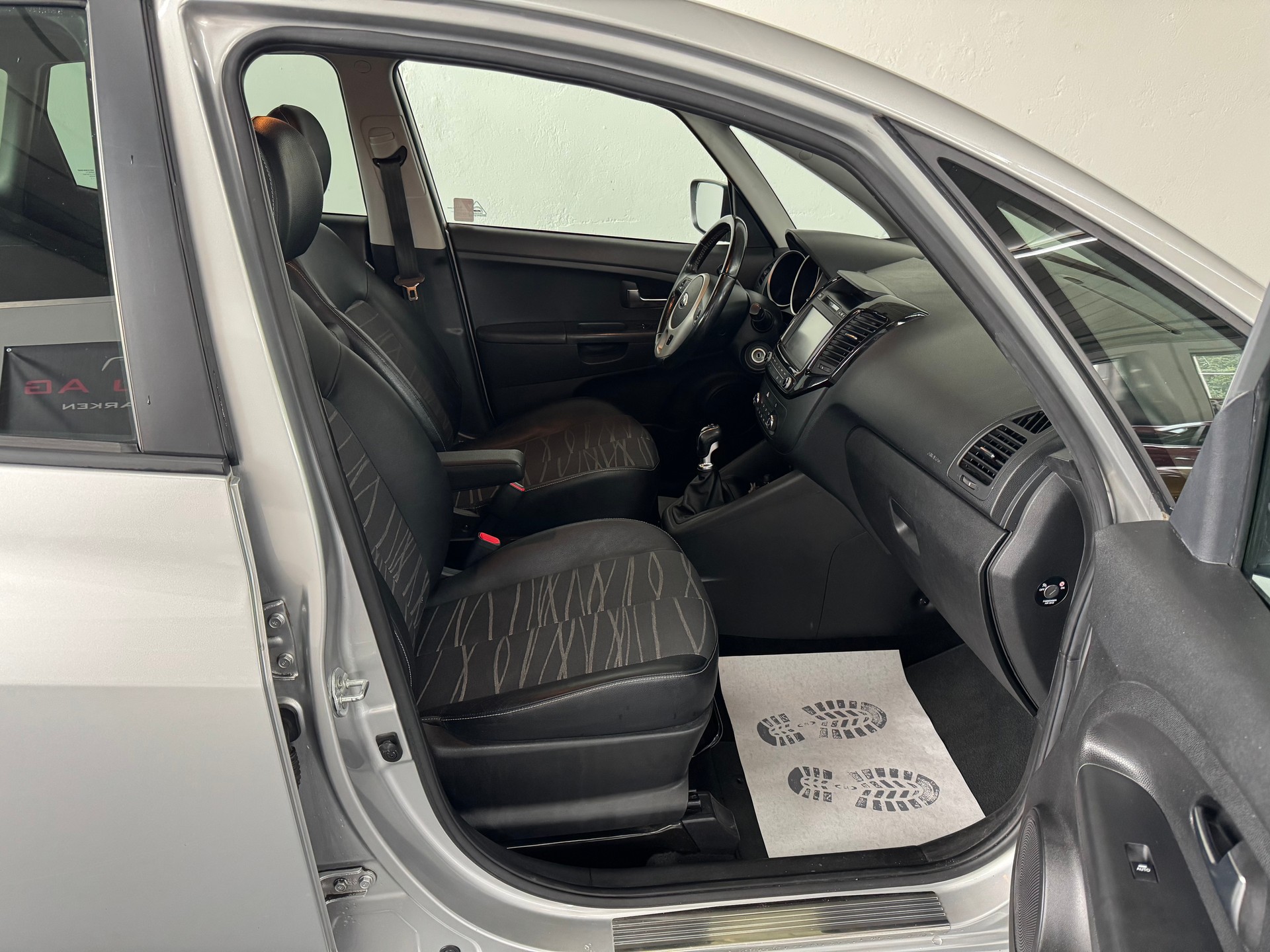 KIA Venga 1.4 CRDi Swiss Eco Edition-image-18
