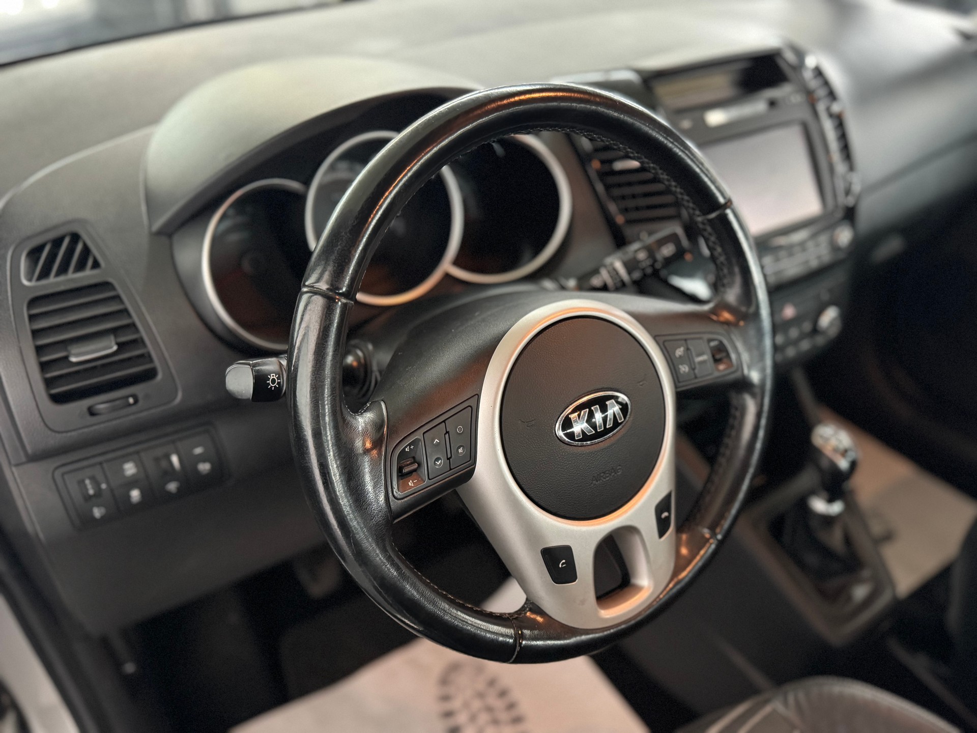 KIA Venga 1.4 CRDi Swiss Eco Edition-image-11