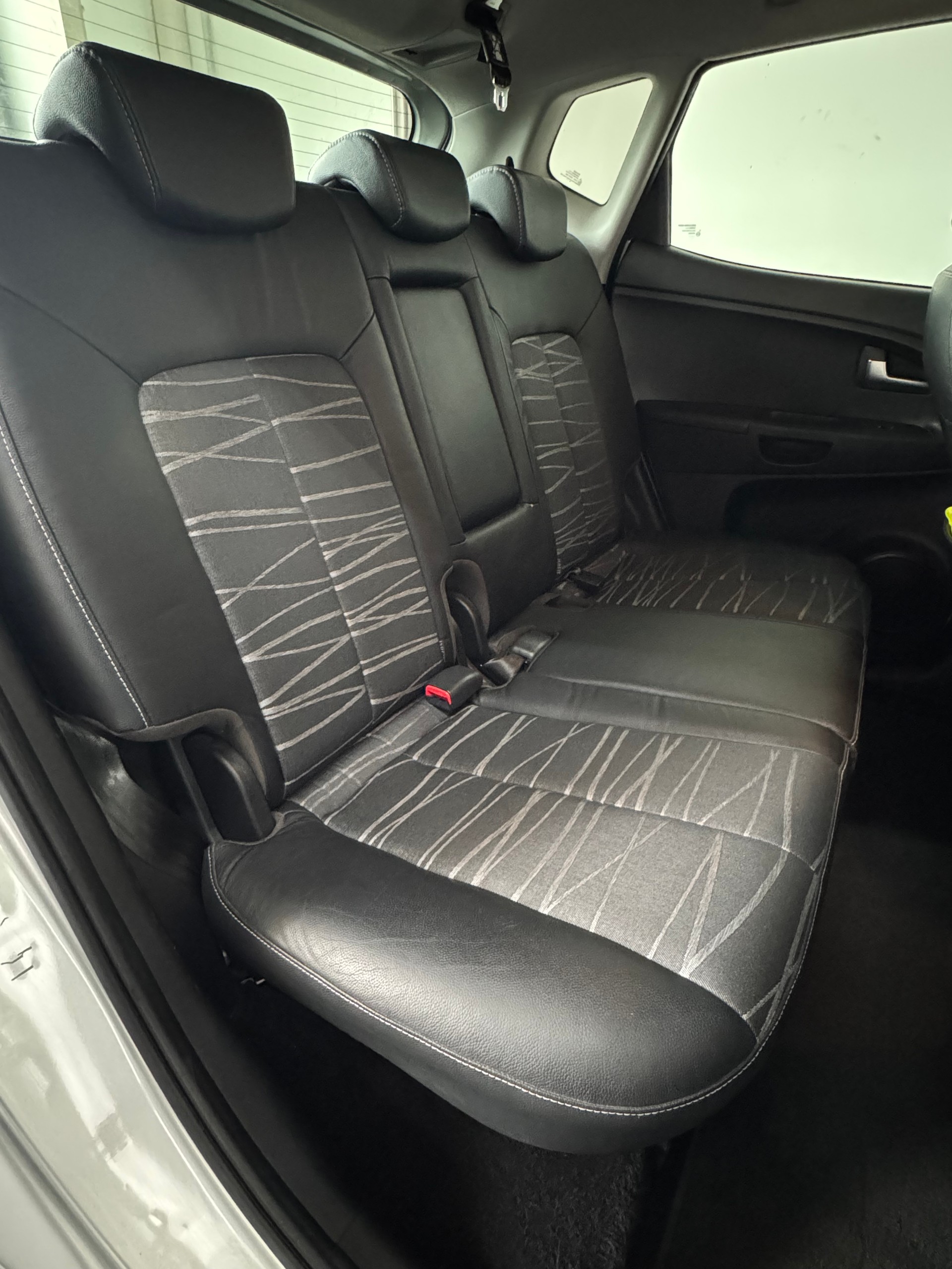 KIA Venga 1.4 CRDi Swiss Eco Edition-image-21