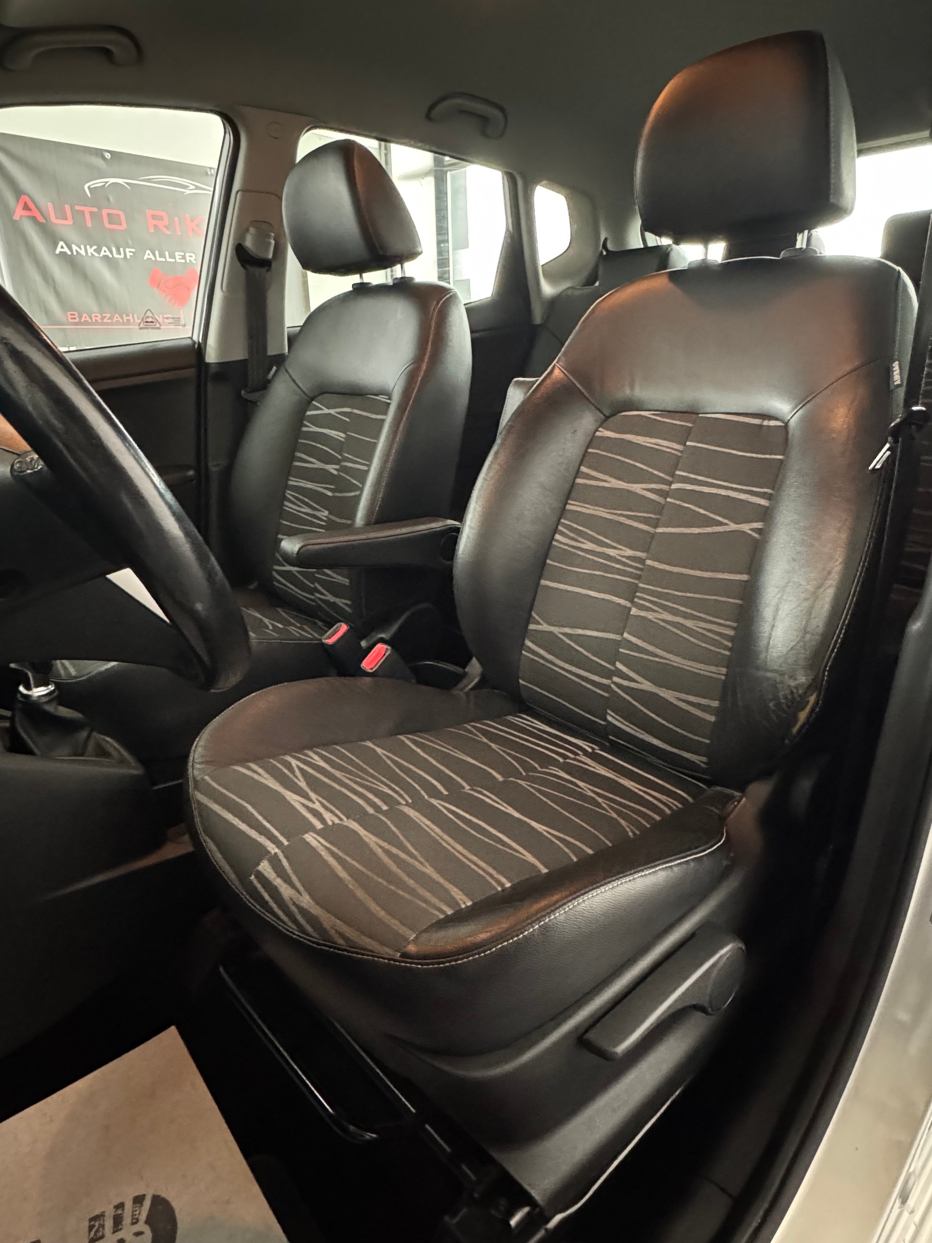 KIA Venga 1.4 CRDi Swiss Eco Edition-image-13