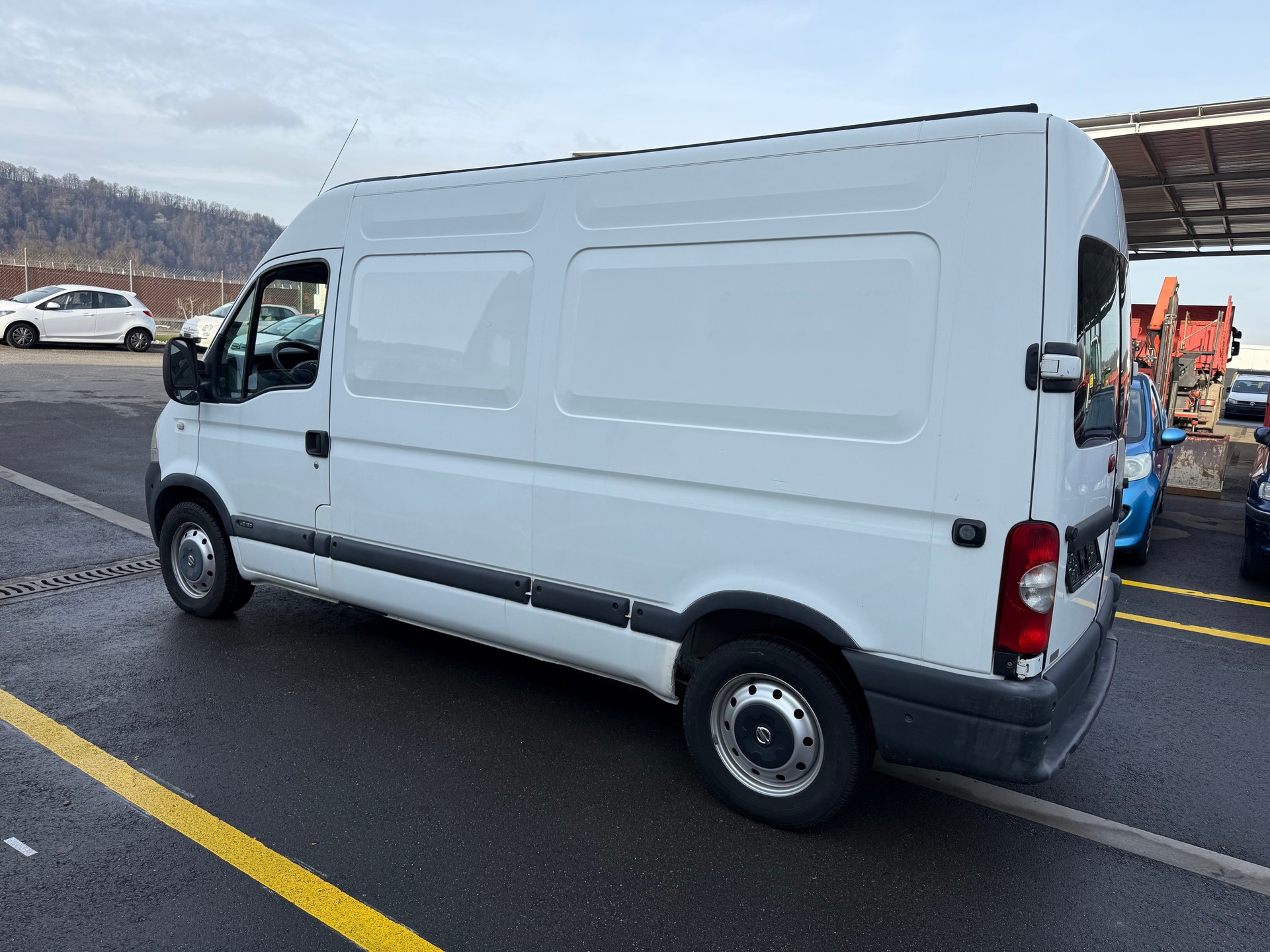 NISSAN Interstar 35 2.5dCi 120 Comfort-image-8