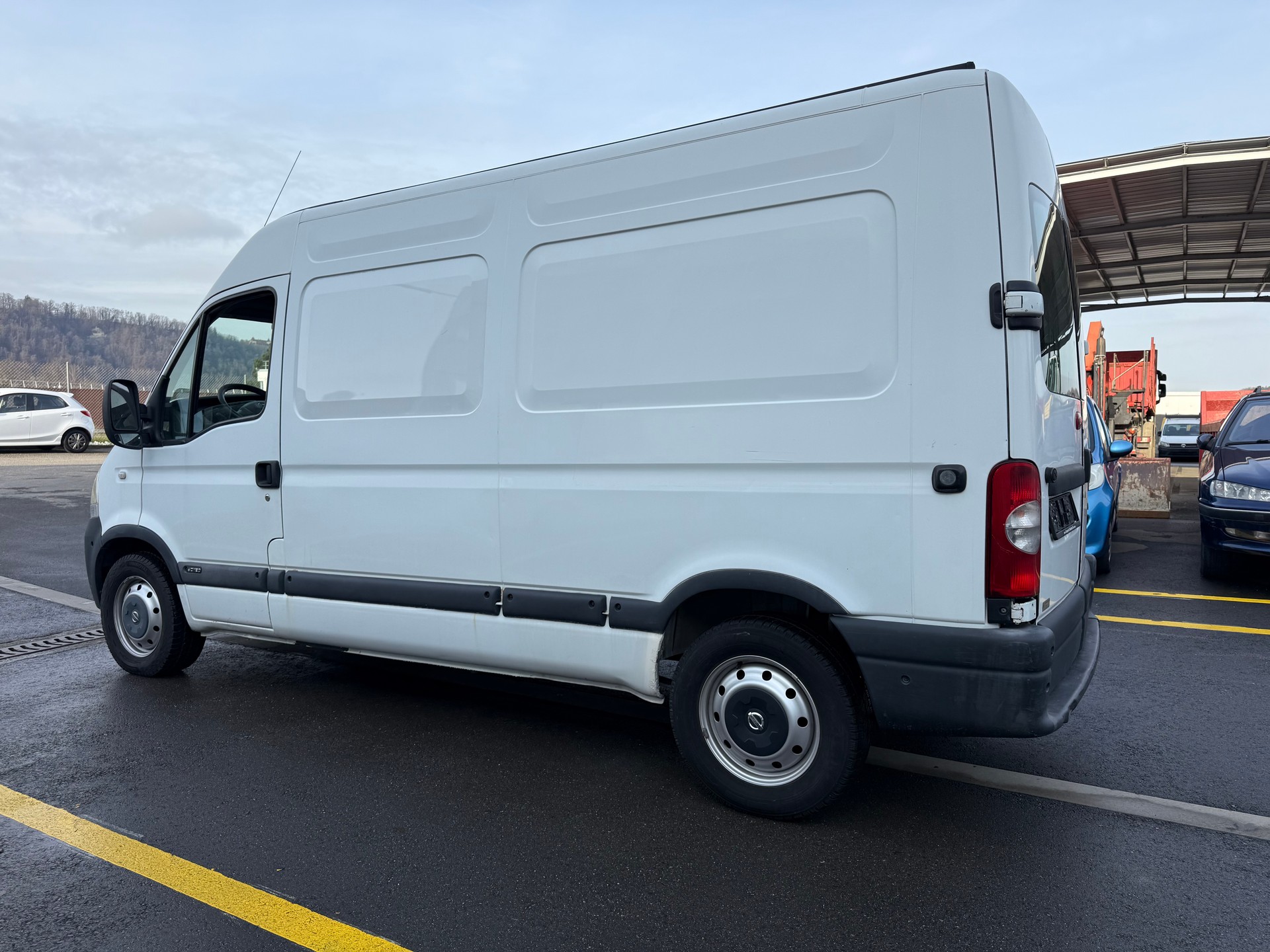 NISSAN Interstar 35 2.5dCi 120 Comfort-image-9