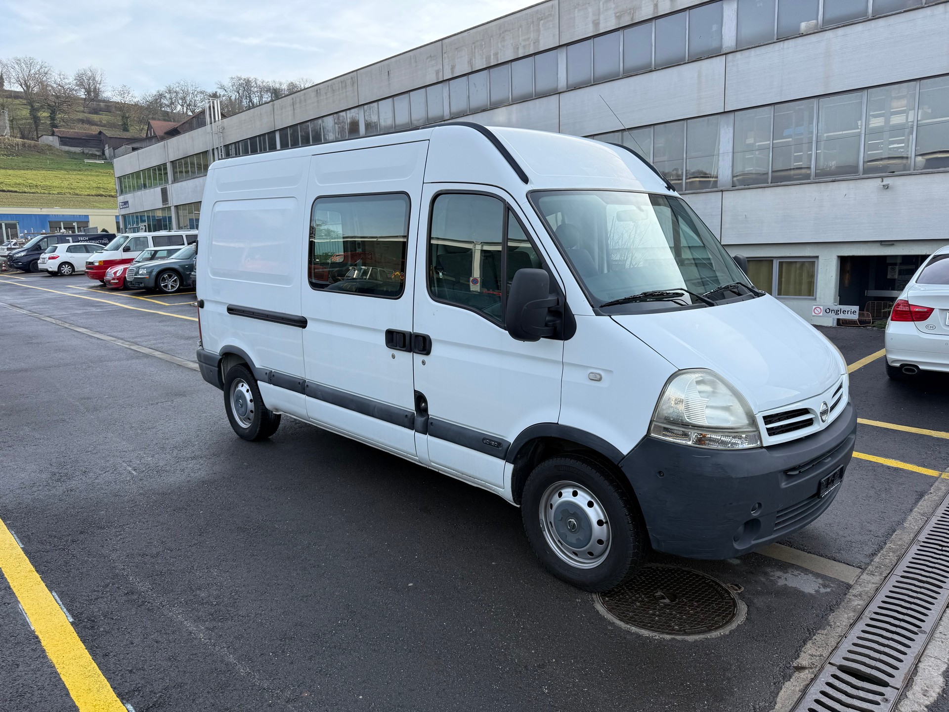 NISSAN Interstar 35 2.5dCi 120 Comfort-image-6