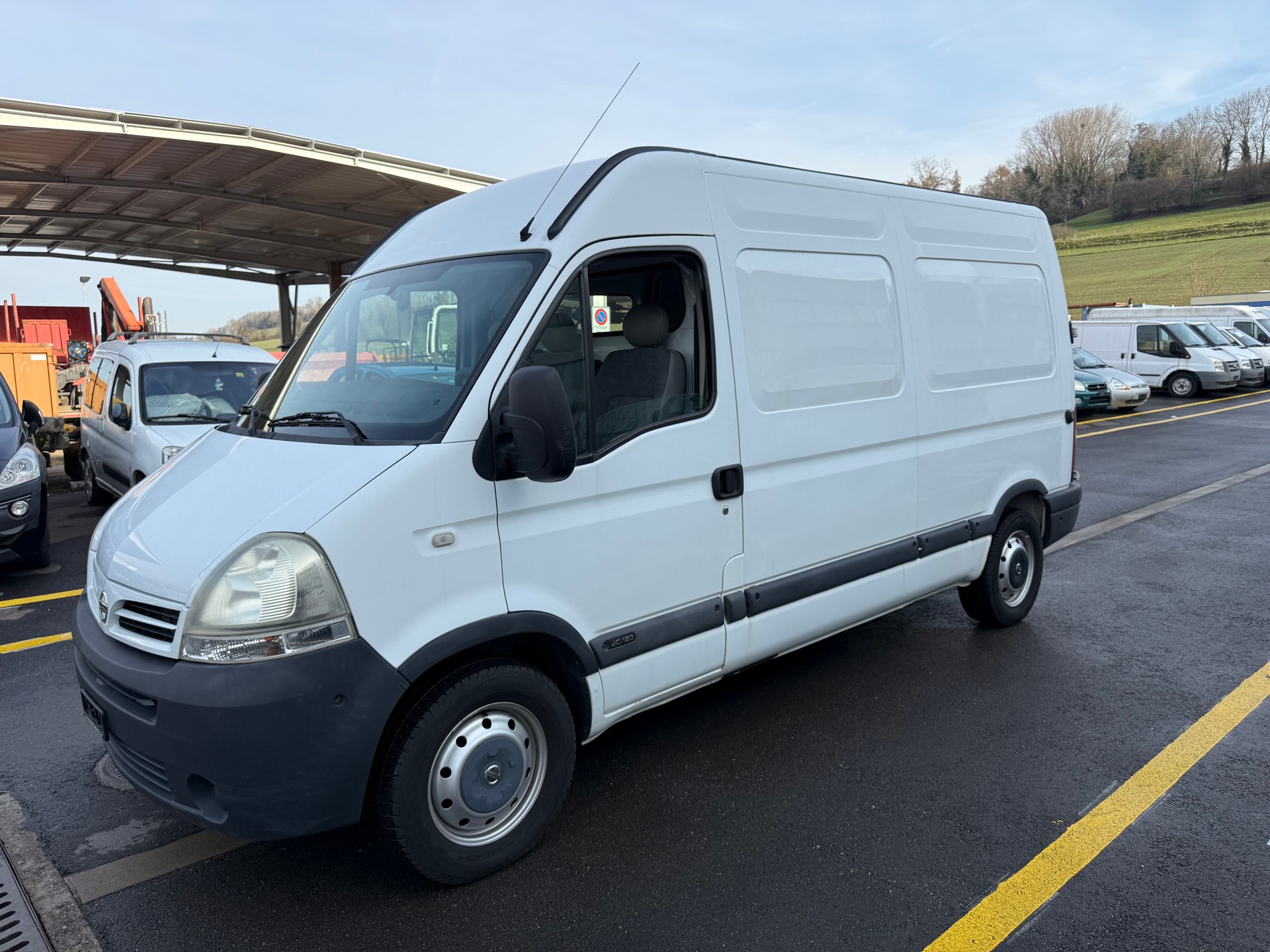 NISSAN Interstar 35 2.5dCi 120 Comfort-showroom-element-2