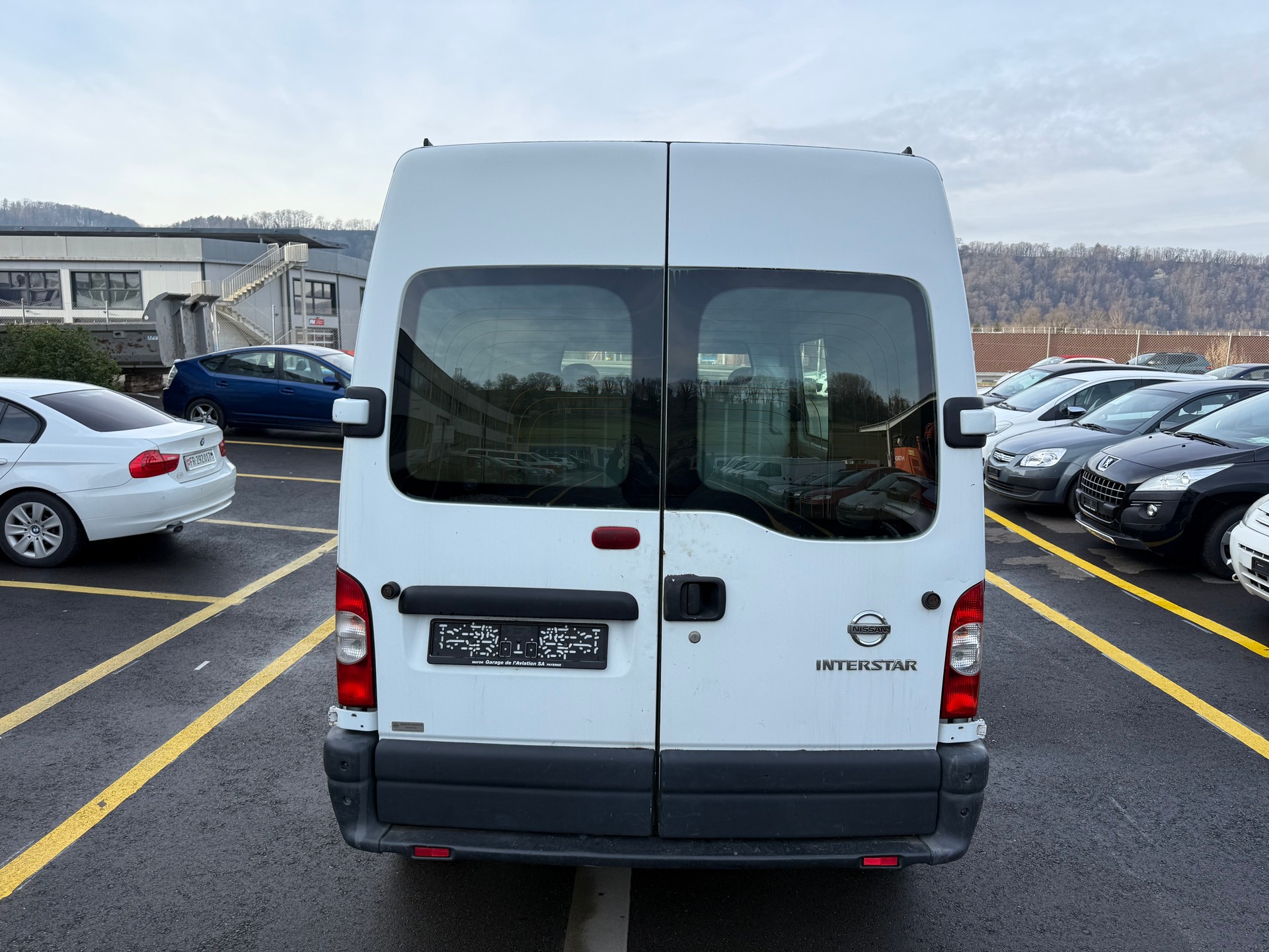 NISSAN Interstar 35 2.5dCi 120 Comfort-image-10