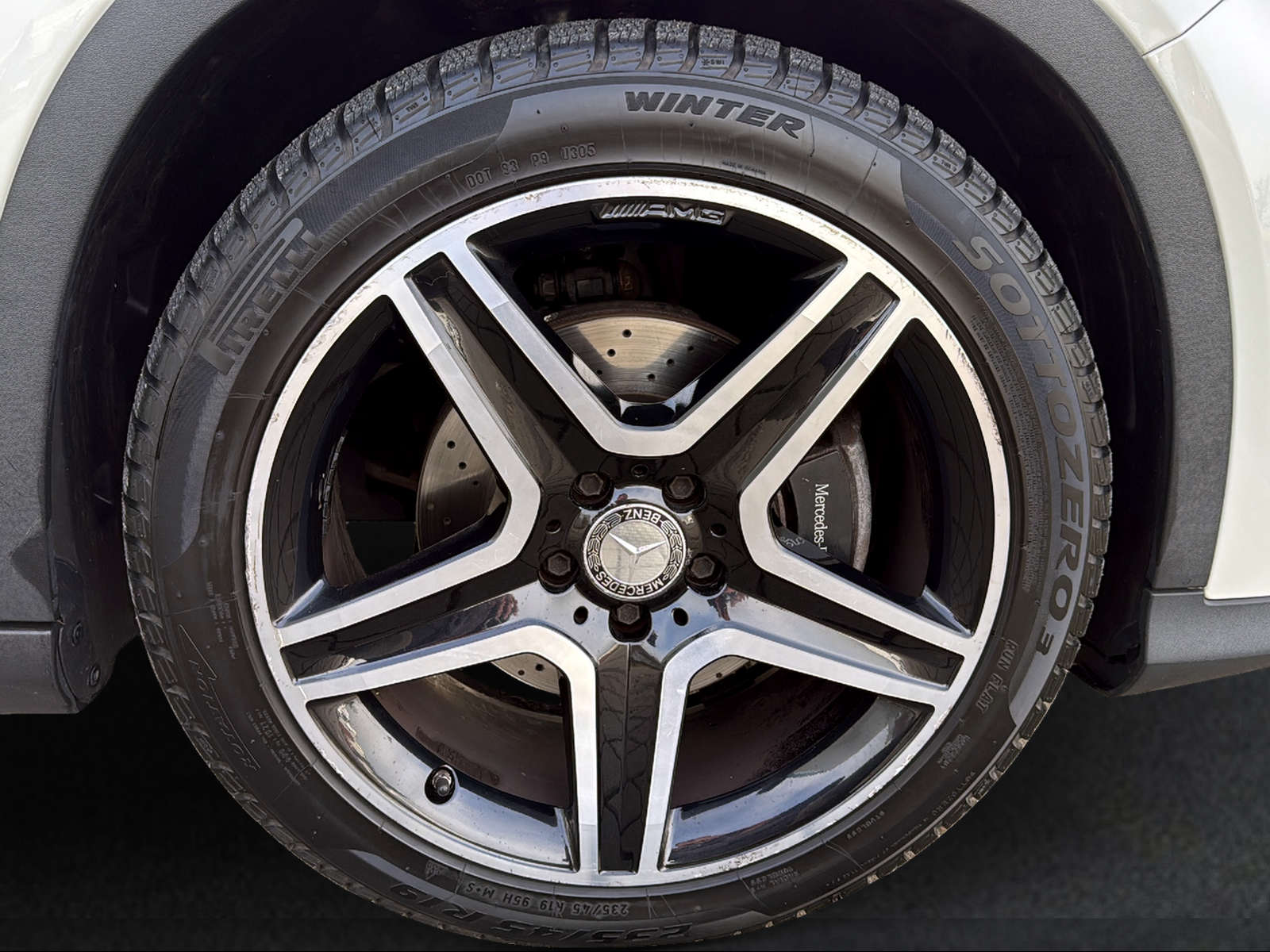 MERCEDES-BENZ GLA 220 d AMG Line 4Matic 7G-DCT-image-11