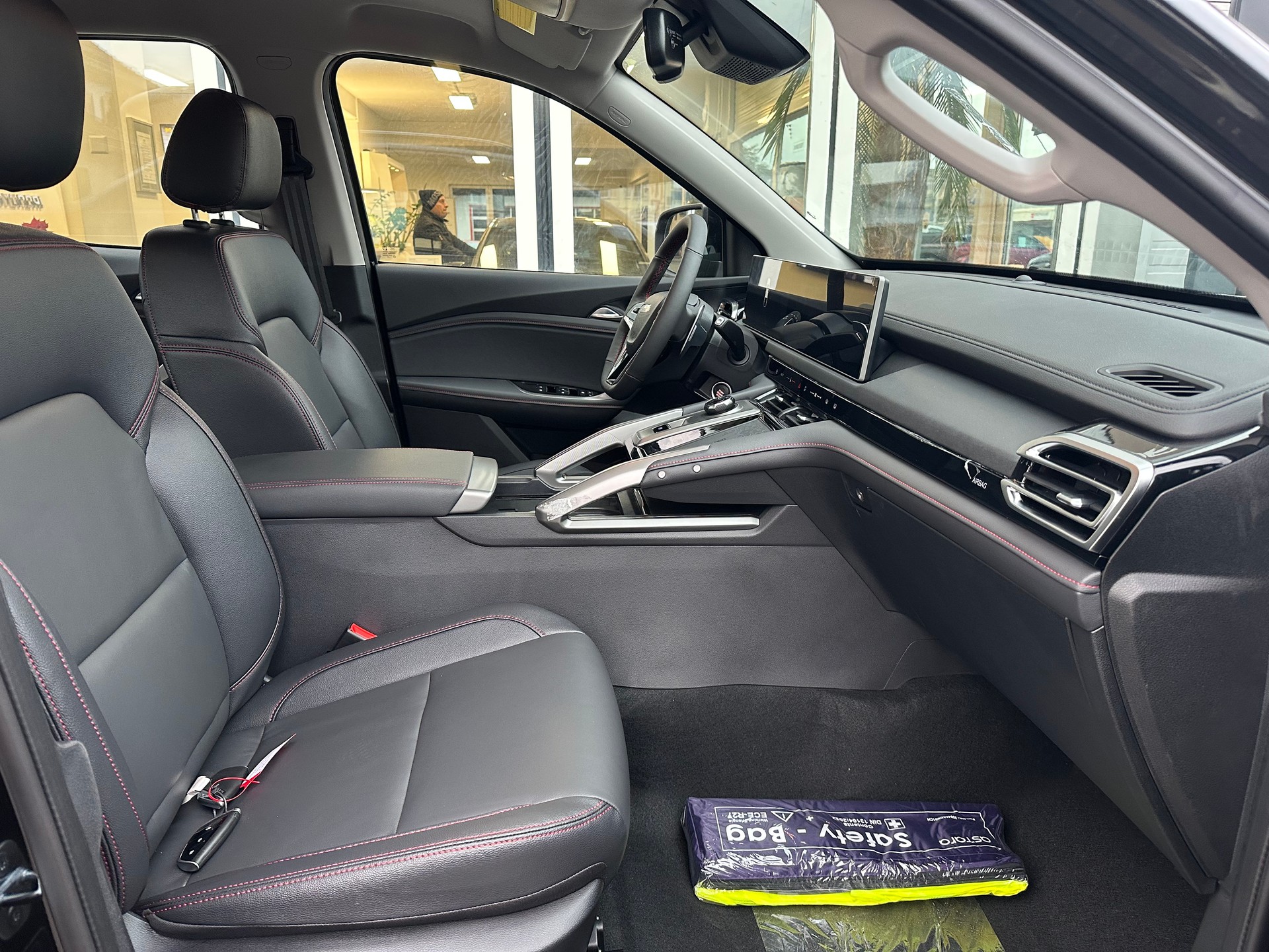MAXUS T60 Max 2.0TDI 4x4 Automat-image-11