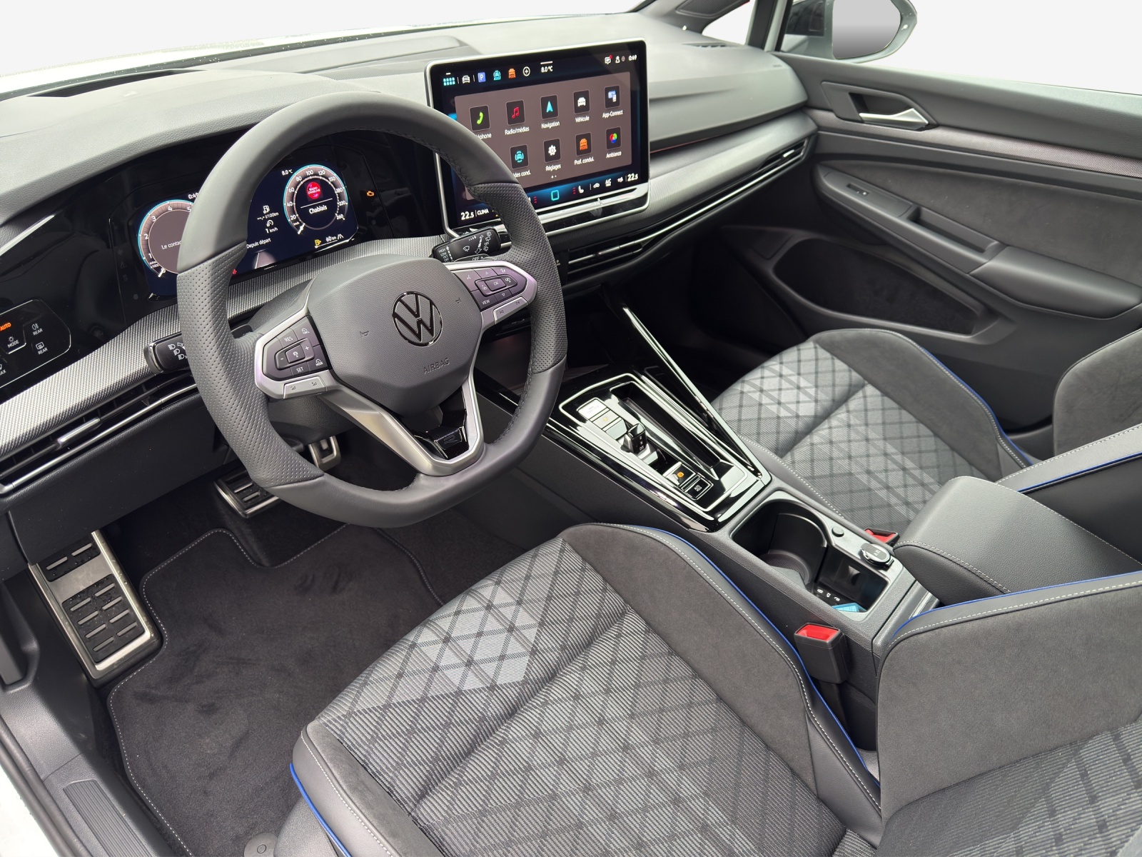 VW Golf 1.5 e TSI mHEV R-Line DSG-image-15