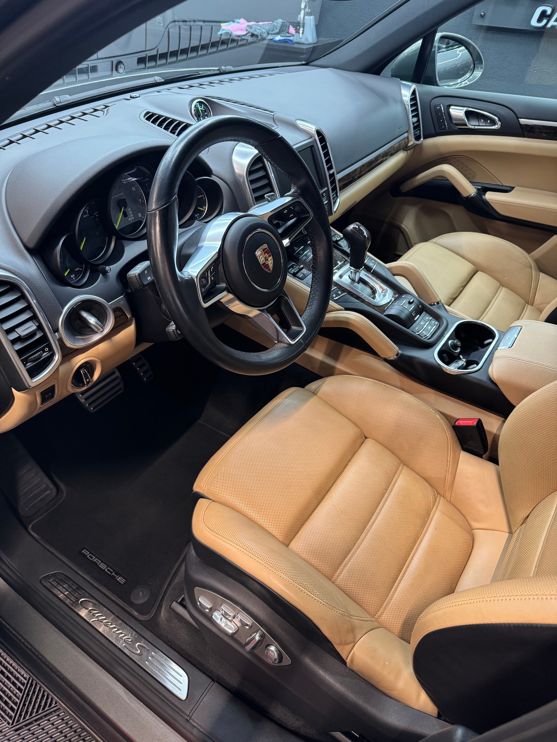 PORSCHE Cayenne S E-Hybrid-image-7
