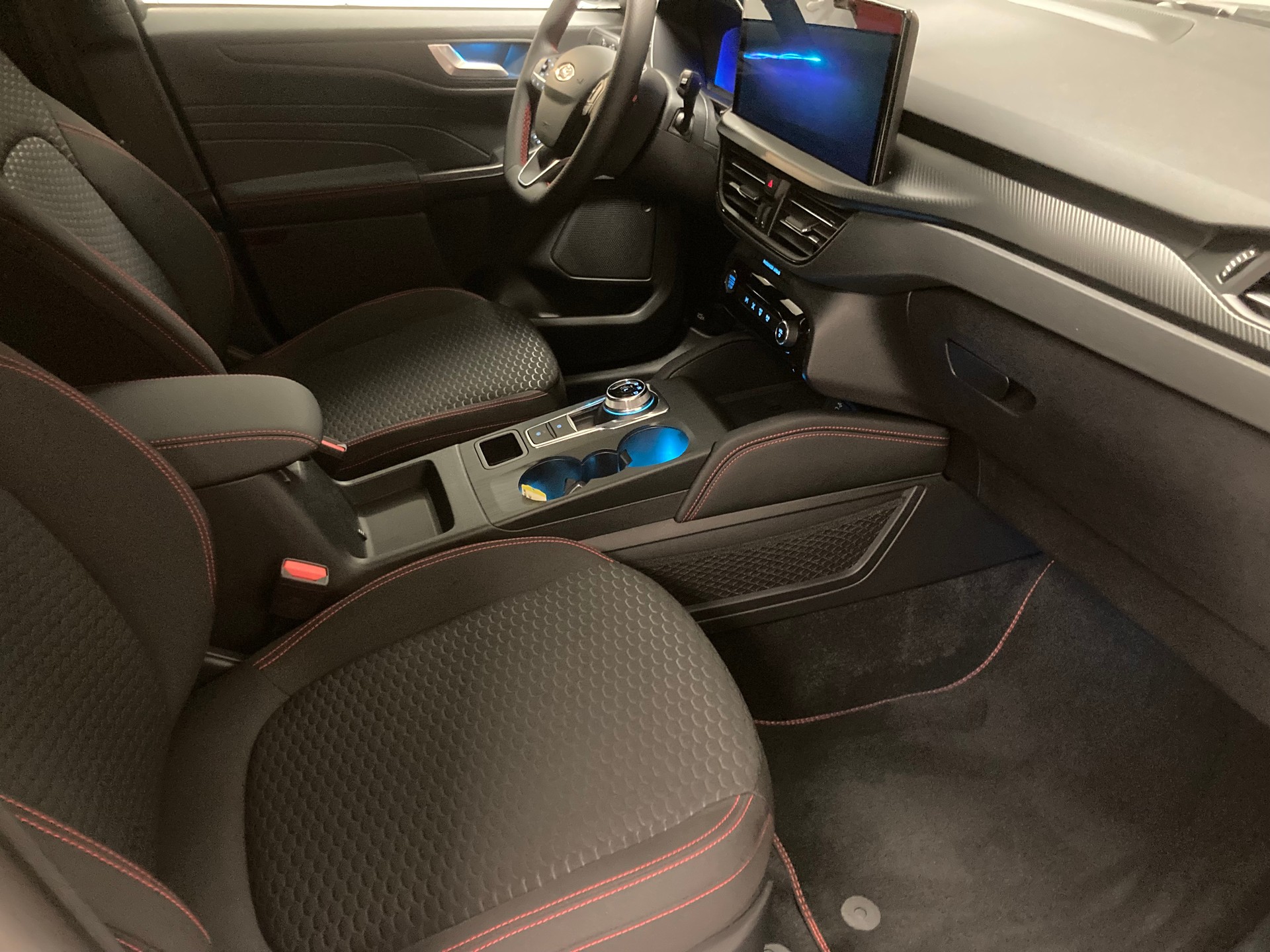 FORD Kuga 2.5 FHEV ST-Line 4WD-image-14