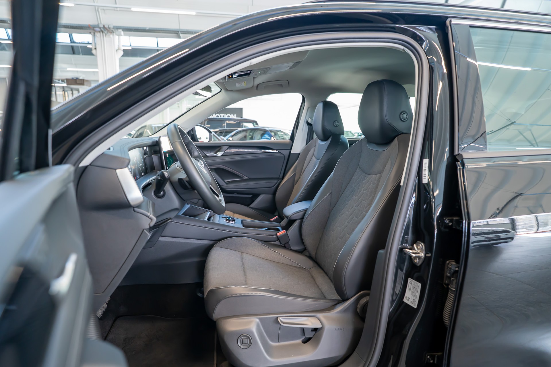 VW Tayron 2.0 TDI SCR Life DSG 7Plätzer / 360°Kamera / Digital Cockpit-image-8