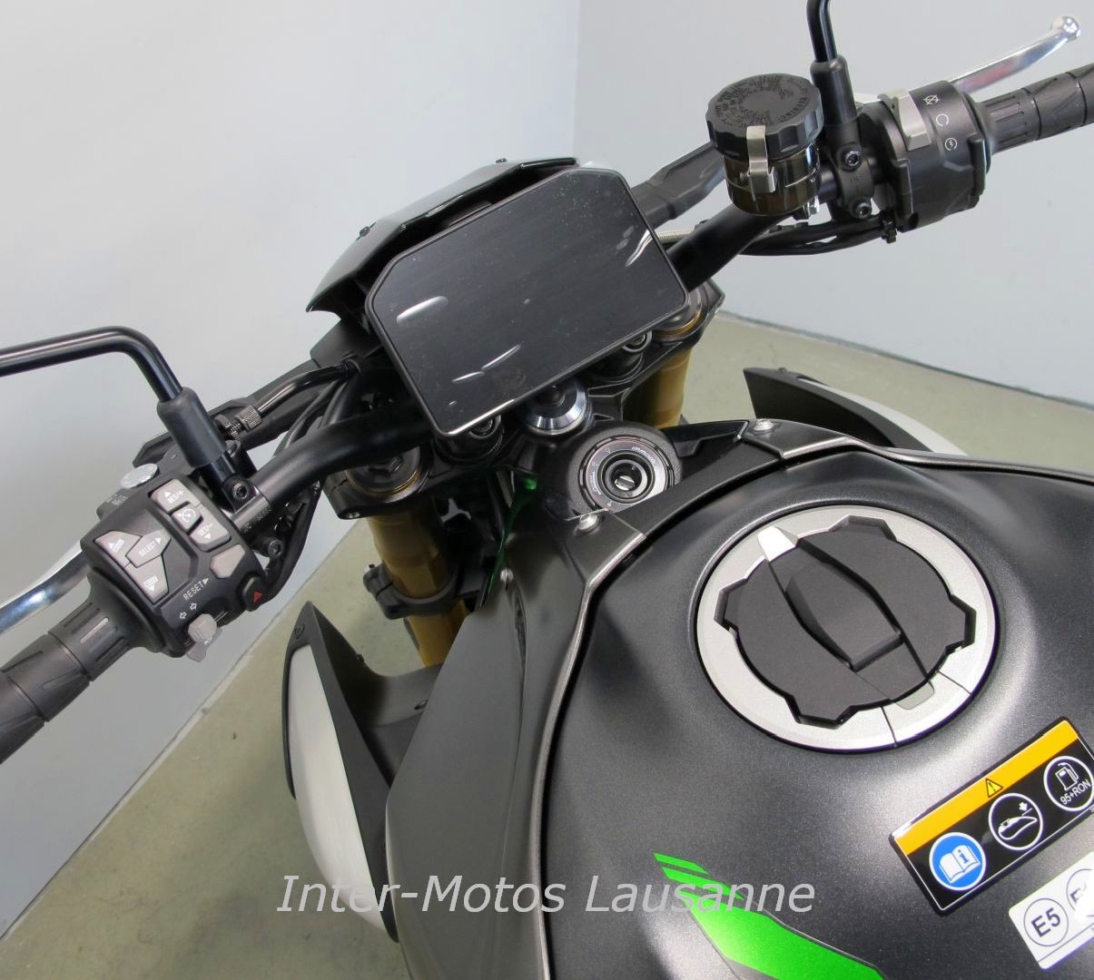 KAWASAKI Z900 SE-image-8