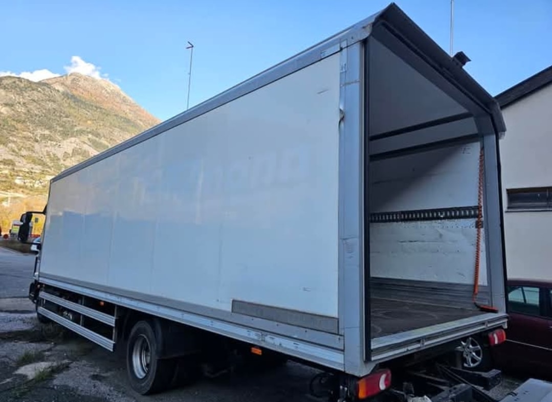 IVECO EUROCARGO-image-4