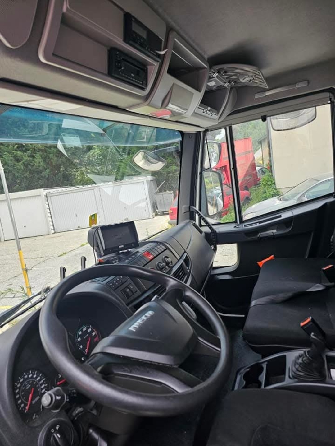 IVECO EUROCARGO-image-6