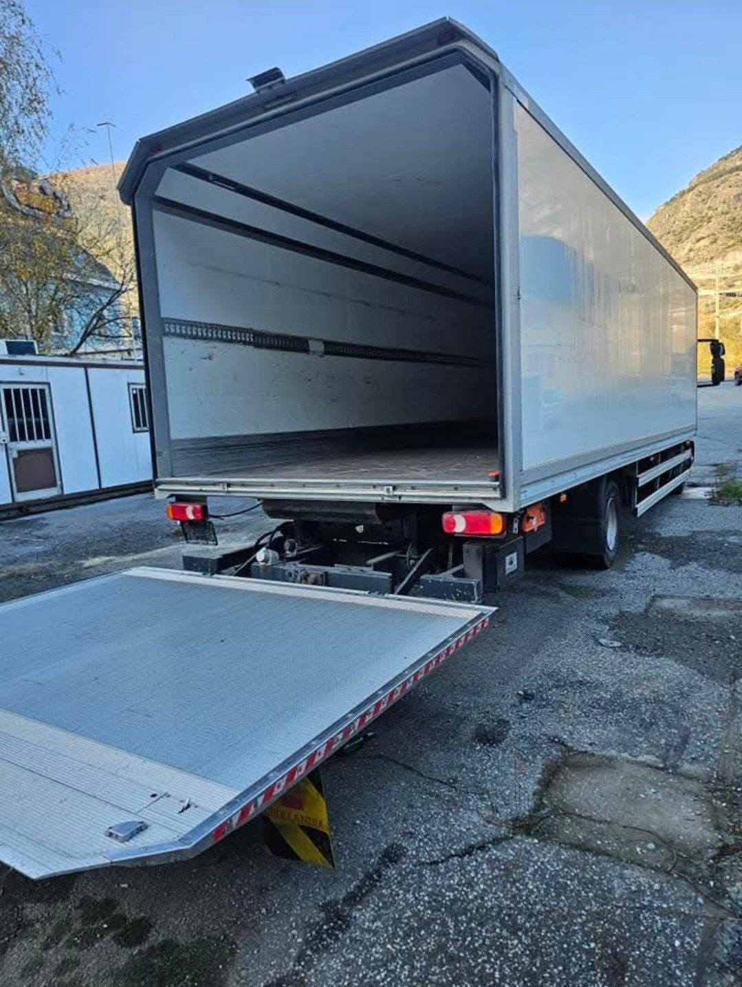 IVECO EUROCARGO-image-3