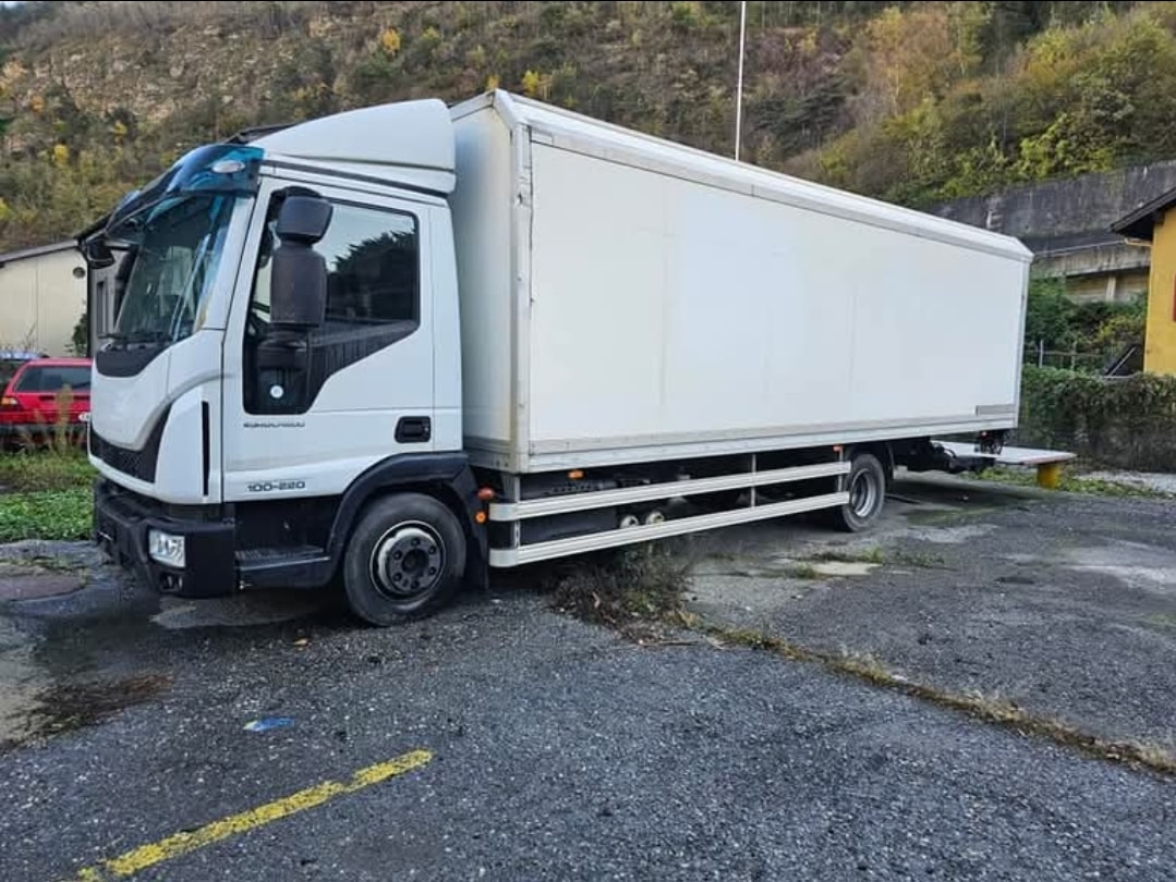 IVECO EUROCARGO-image-2