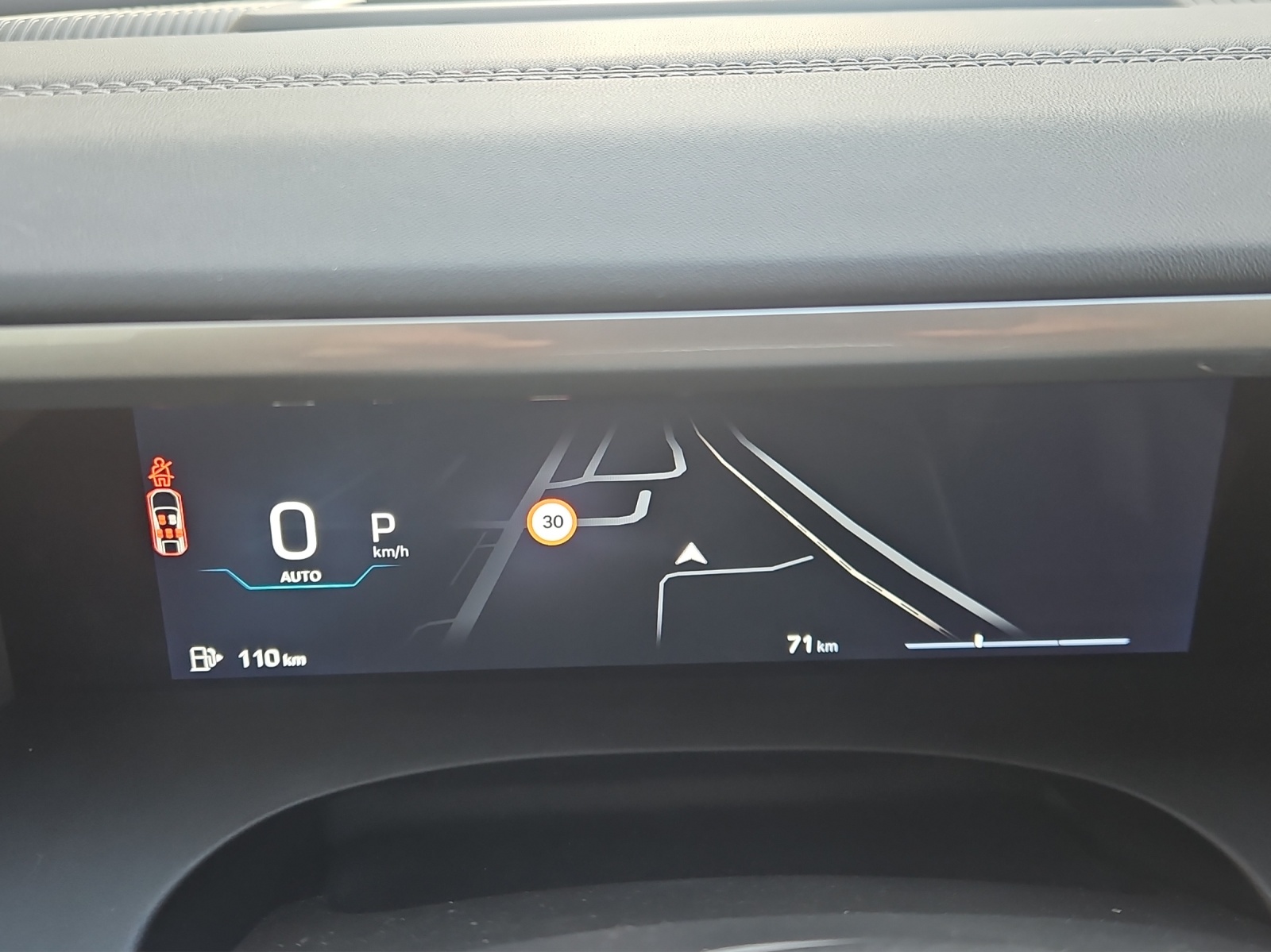 JEEP Compass 1.2 T e-Hybrid First Edition-image-11