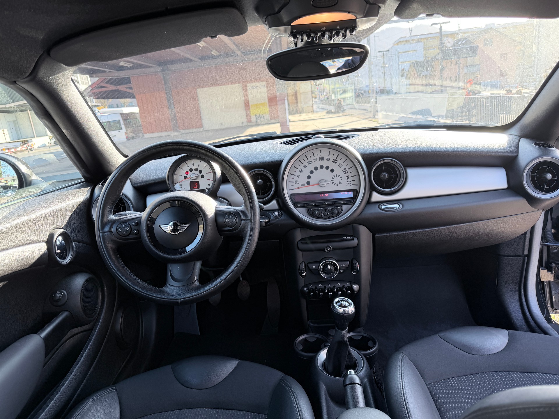 MINI Cooper Coupé-image-9