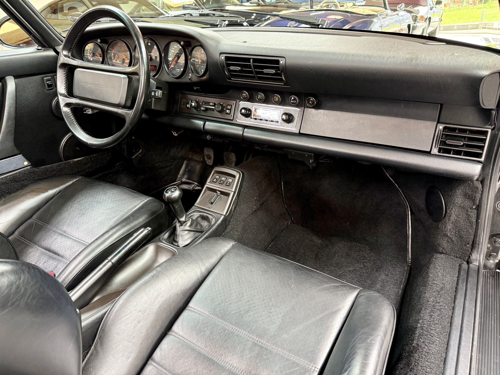 PORSCHE 911 Carrera 2 Cabrio-image-11