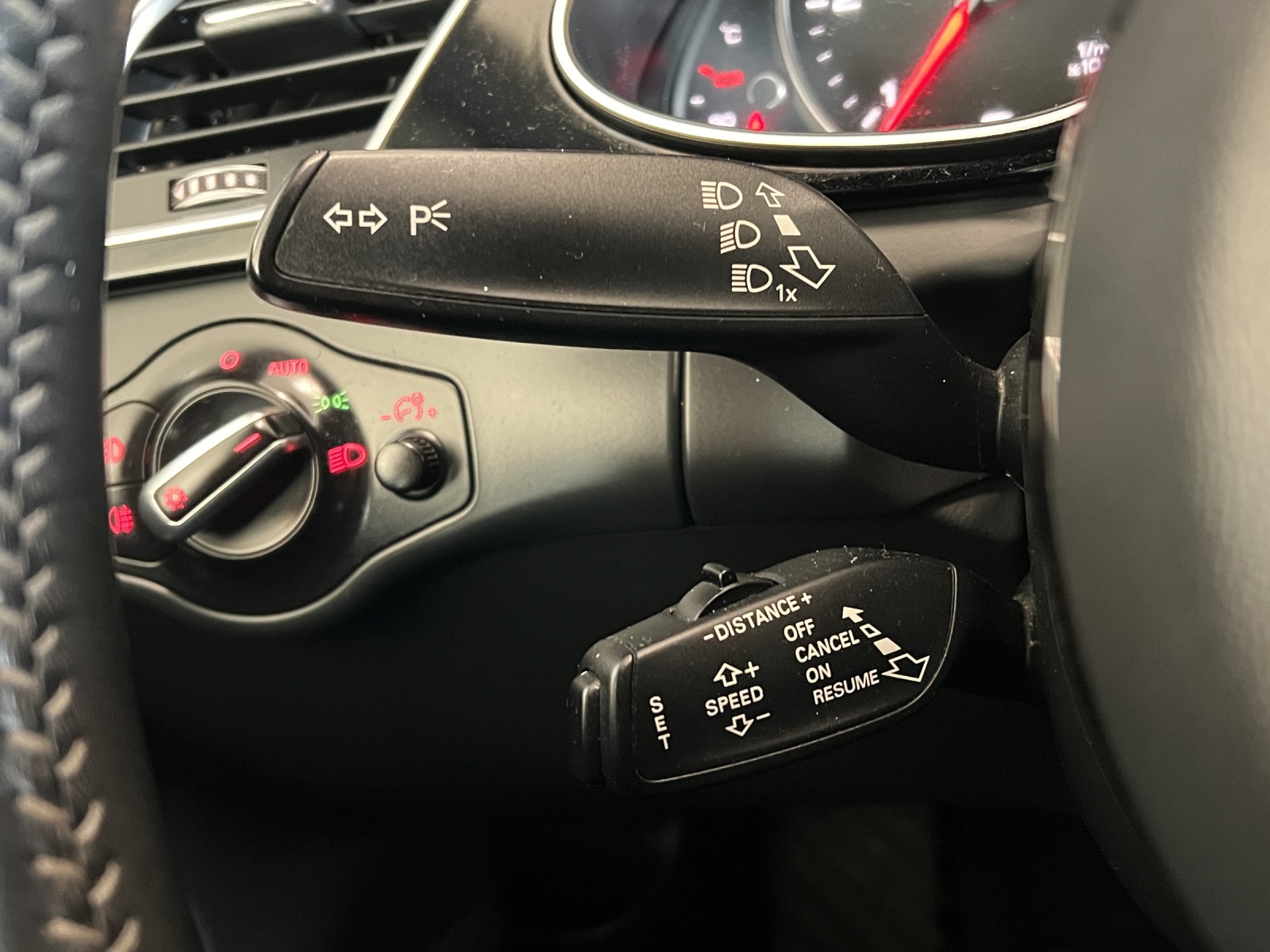 AUDI A4 Avant 2.0 TDI quattro S-tronic-image-17