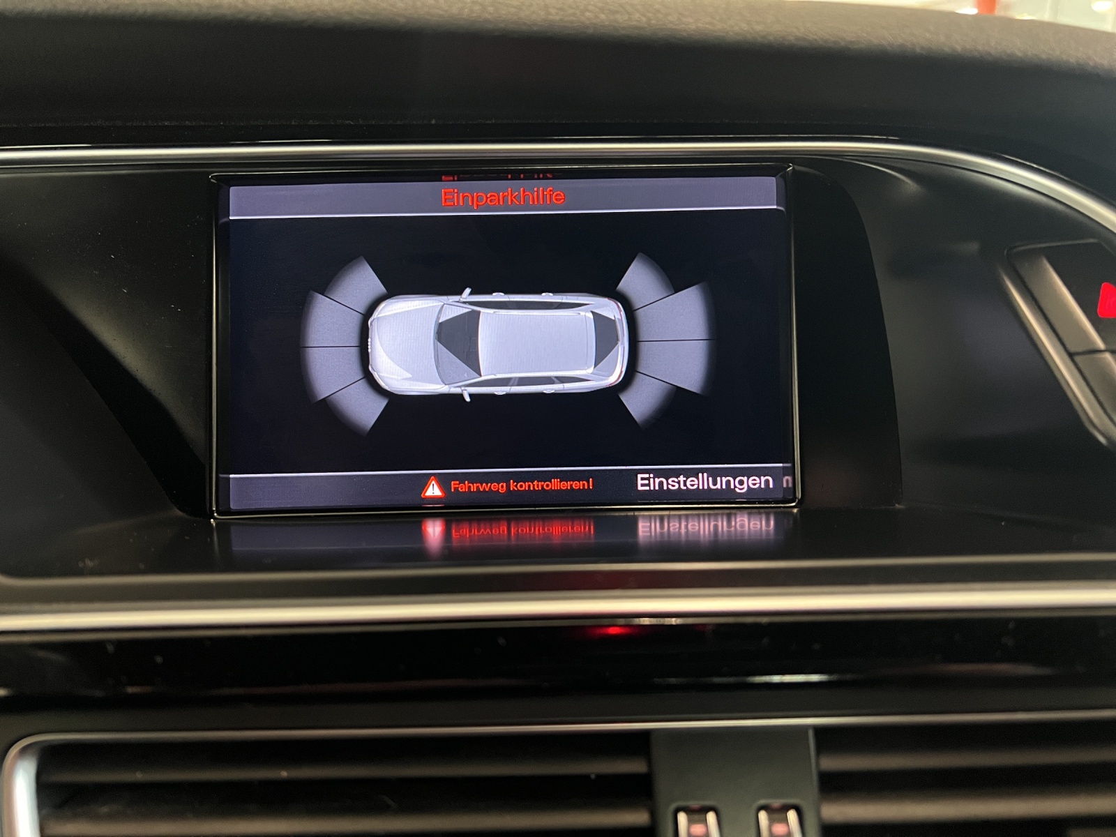 AUDI A4 Avant 2.0 TDI quattro S-tronic-image-13