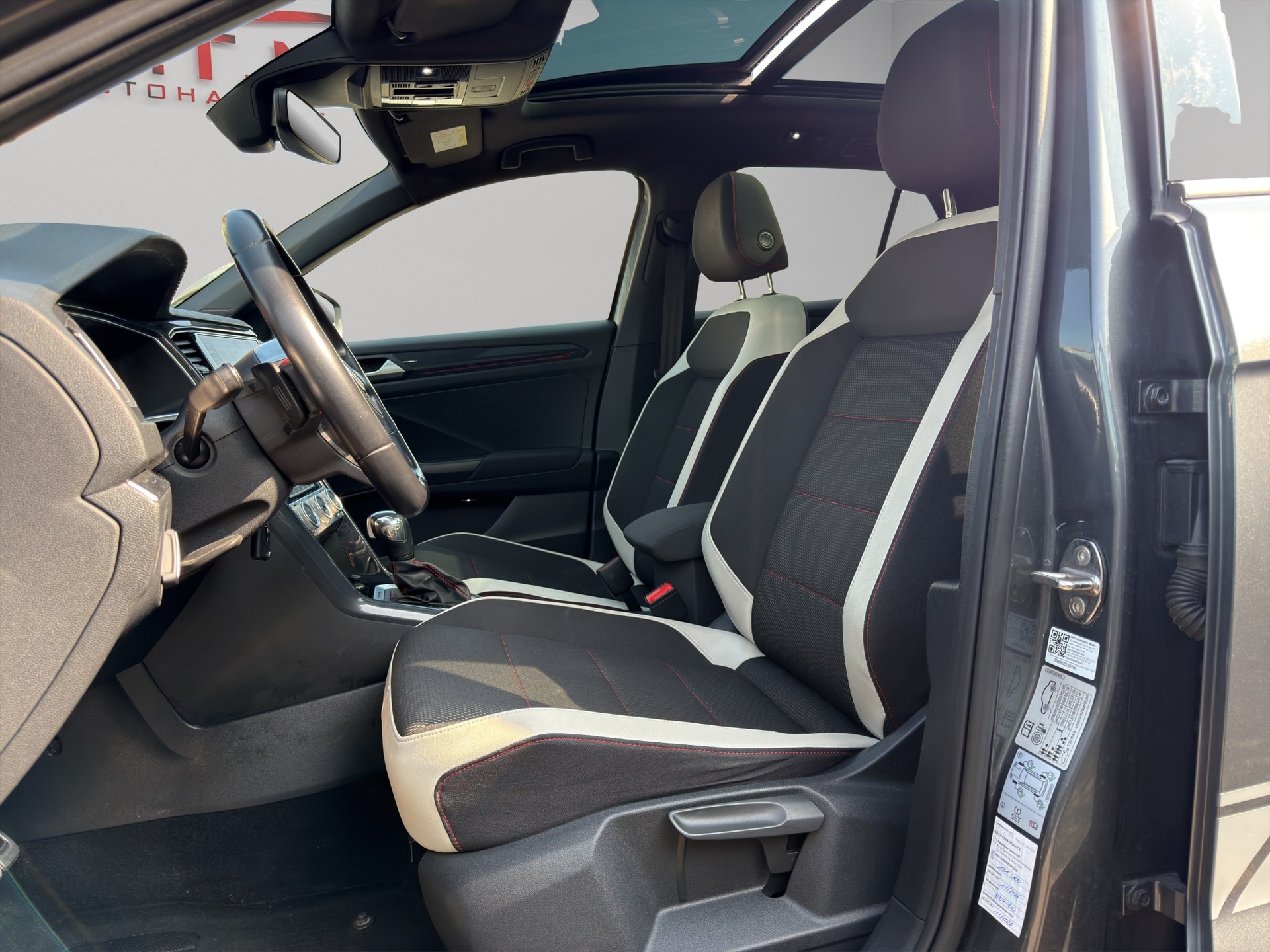 VW T-Roc 2.0 TSI Sport DSG 4Motion-image-10