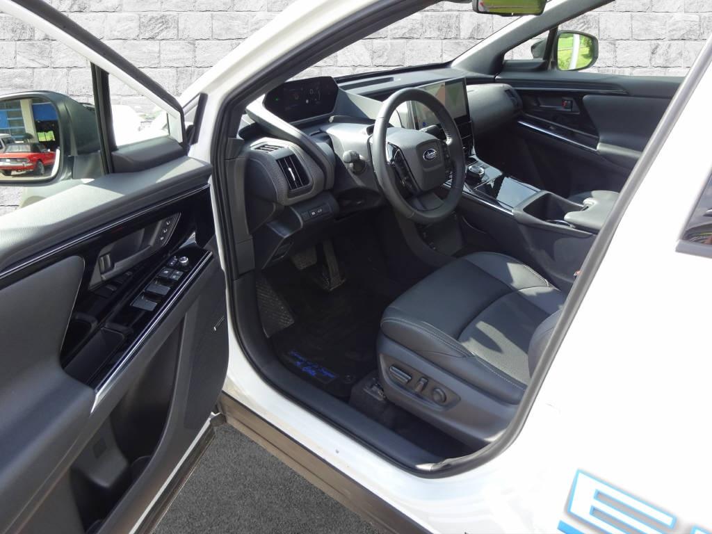 SUBARU Solterra eV Luxury AWD-image-8