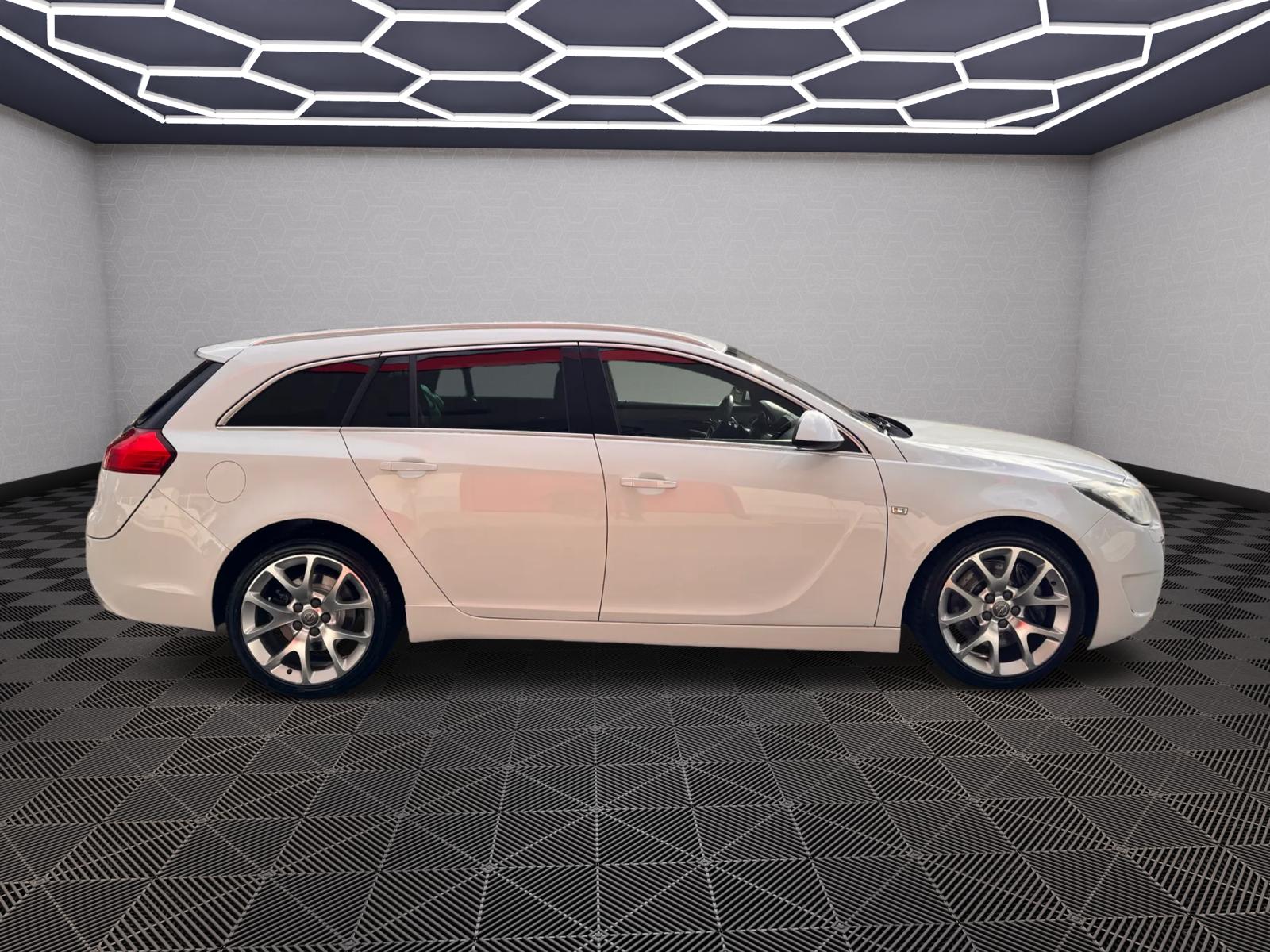OPEL Insignia Sports Tourer 2.8 Turbo OPC 4WD Automatic-image-4