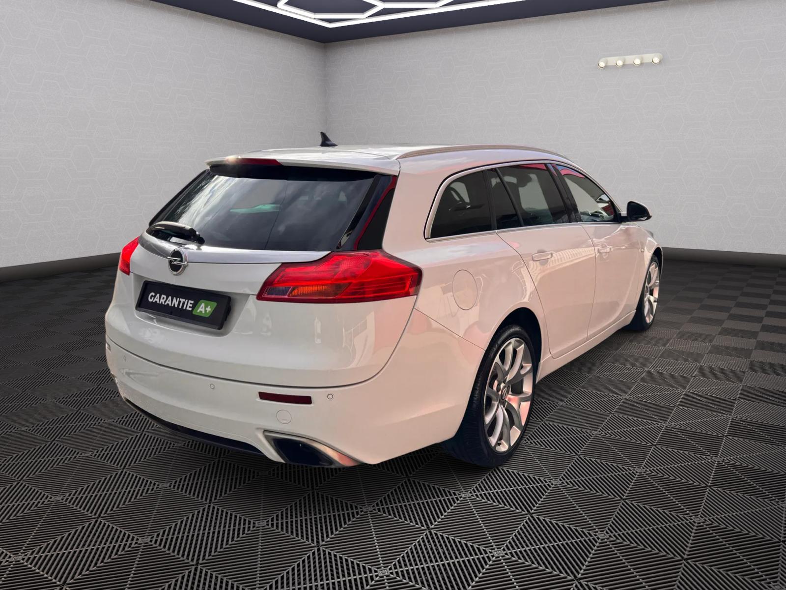 OPEL Insignia Sports Tourer 2.8 Turbo OPC 4WD Automatic-image-3