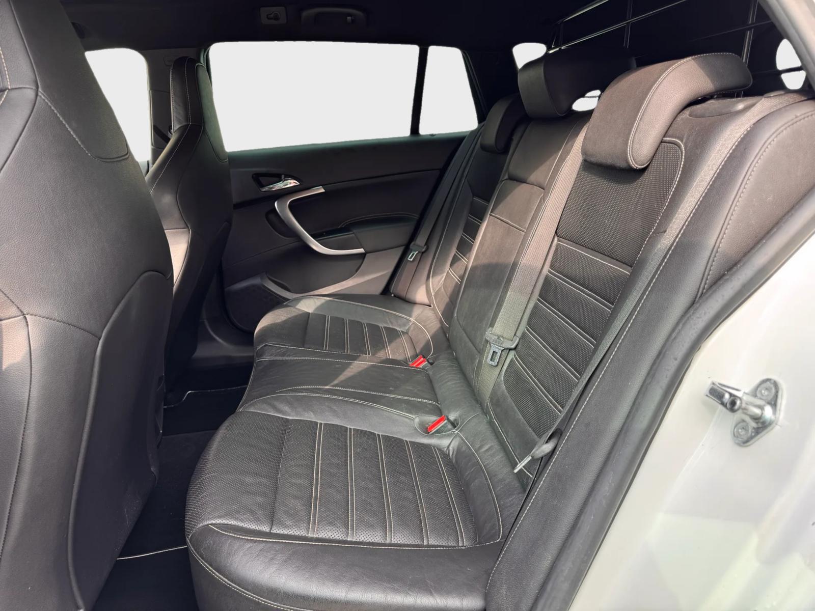 OPEL Insignia Sports Tourer 2.8 Turbo OPC 4WD Automatic-image-9