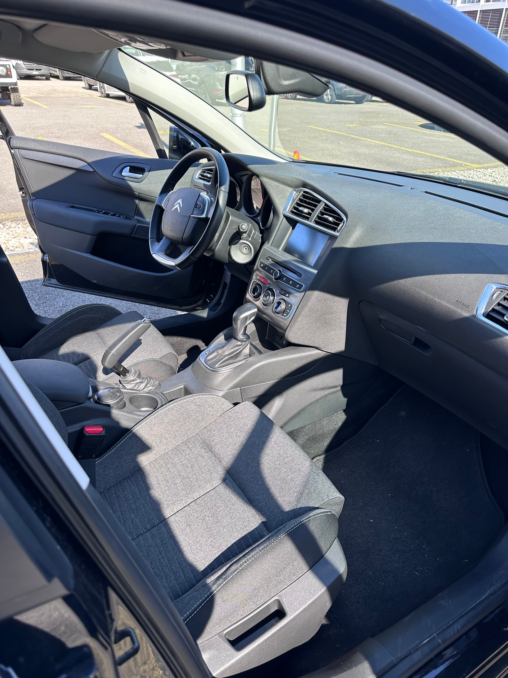 CITROEN C4 1.2 Pure Tech Shine Automatic-image-9