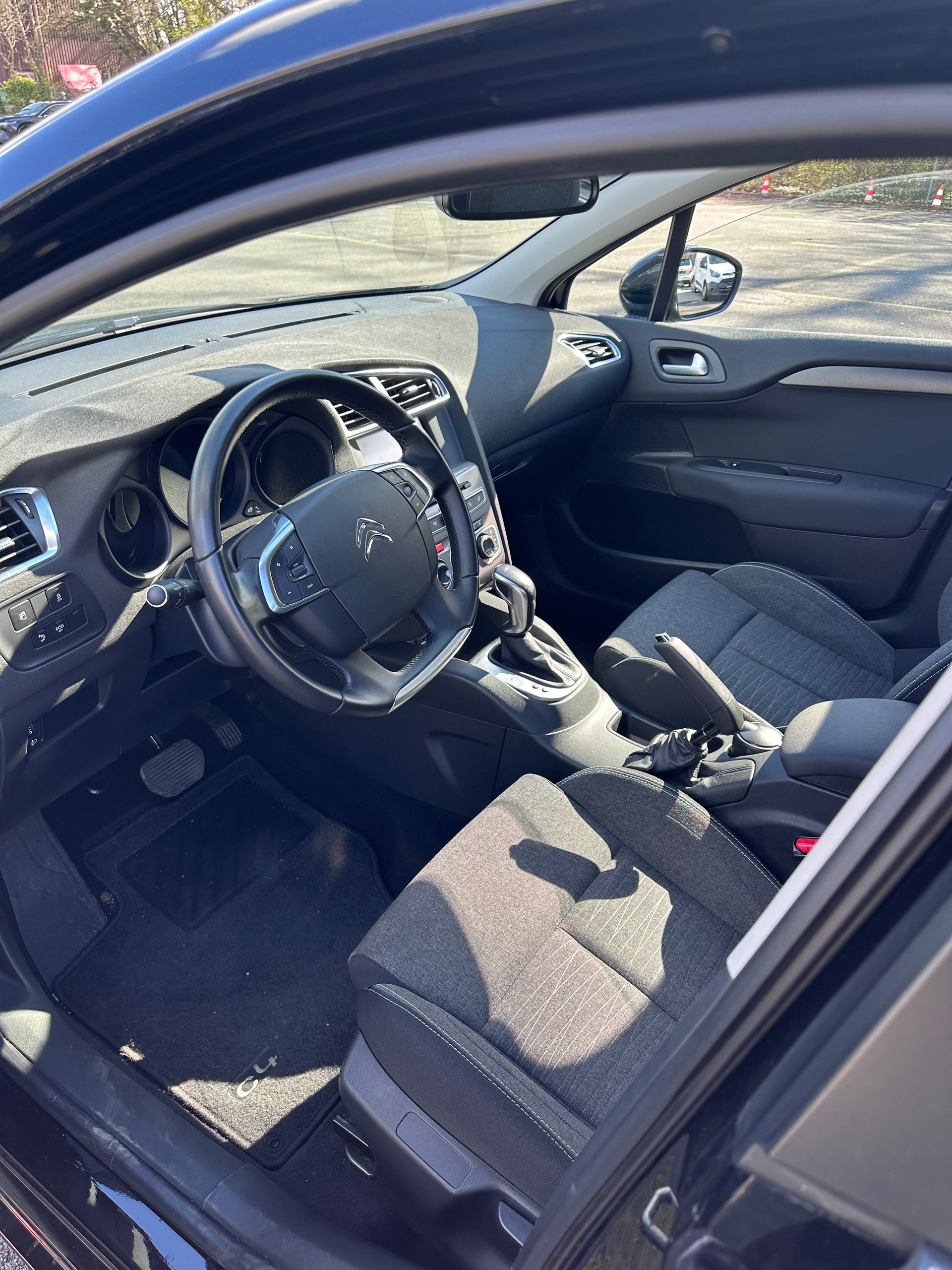 CITROEN C4 1.2 Pure Tech Shine Automatic-image-10