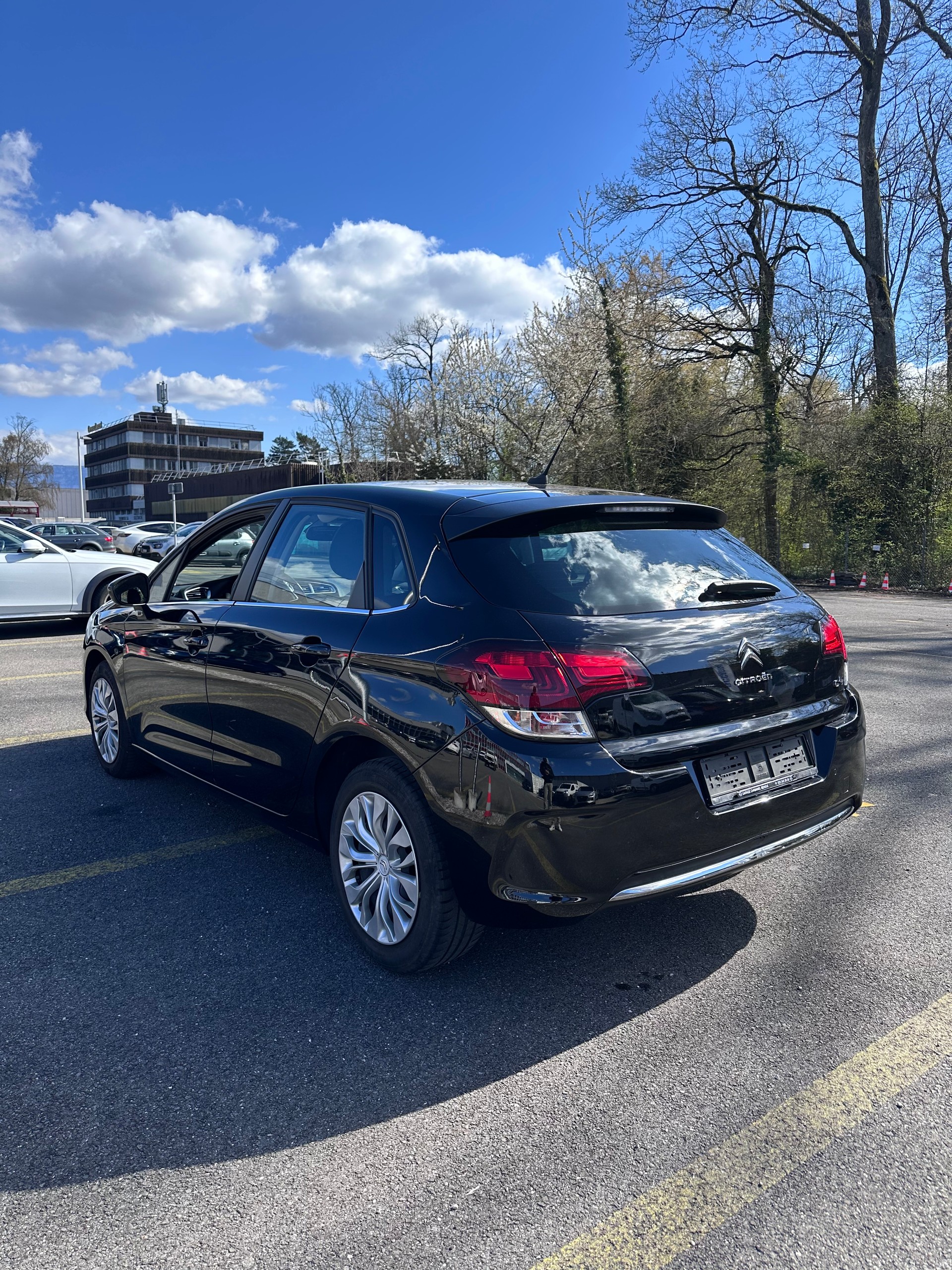 CITROEN C4 1.2 Pure Tech Shine Automatic-image-2
