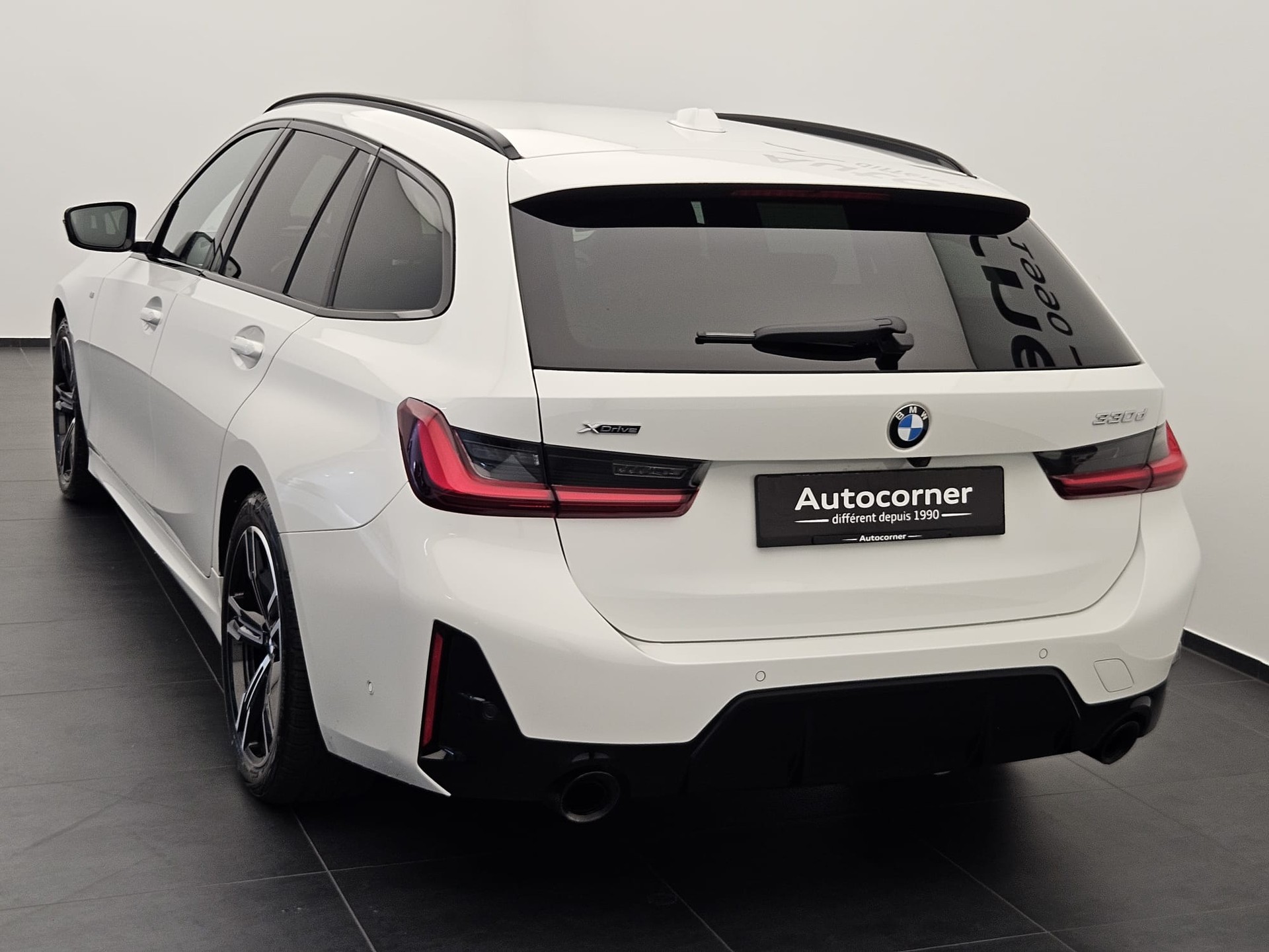 BMW 330d xDrive 48V Touring Steptronic M Sport Pro-image-8