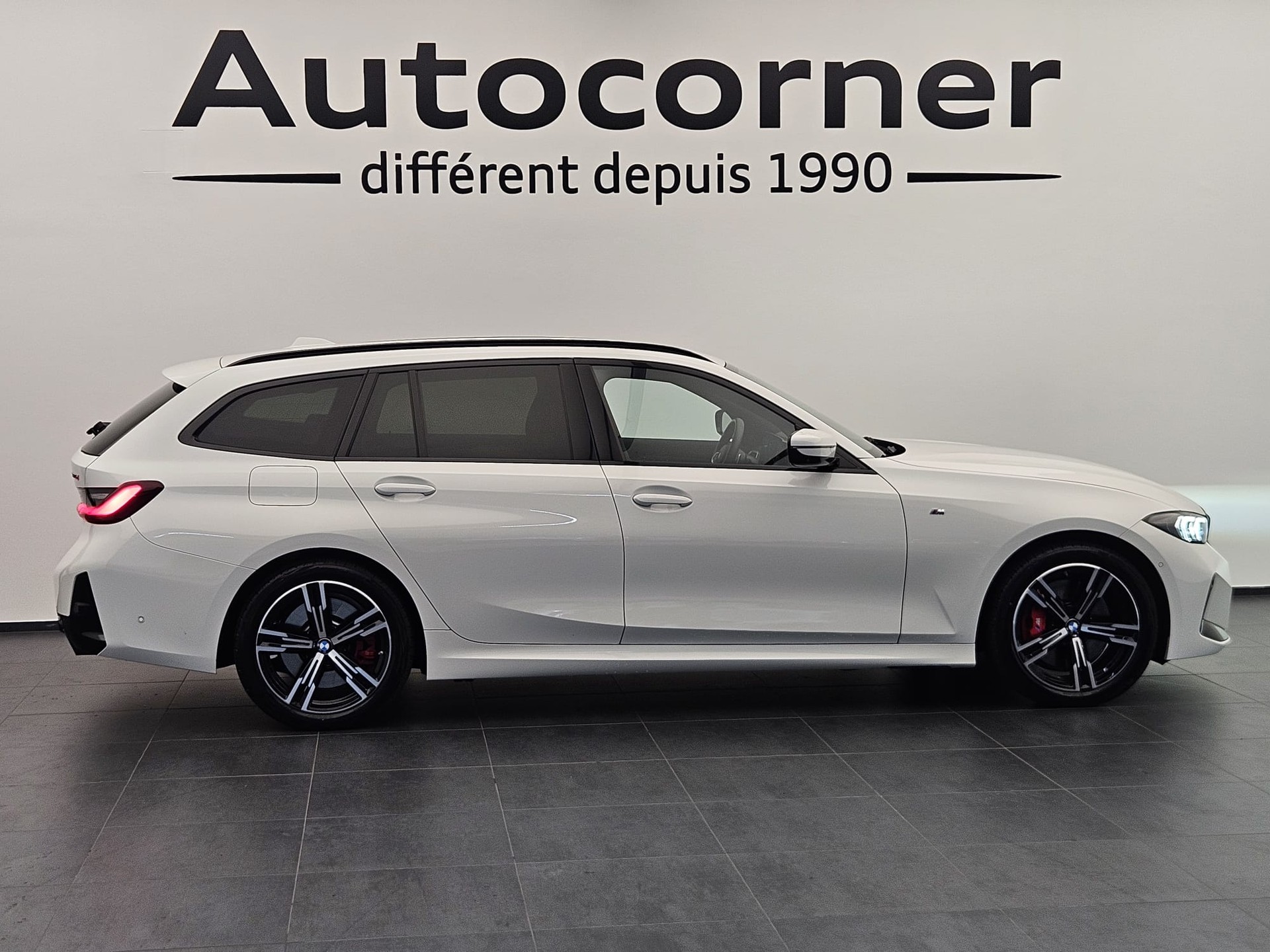BMW 330d xDrive 48V Touring Steptronic M Sport Pro-image-5