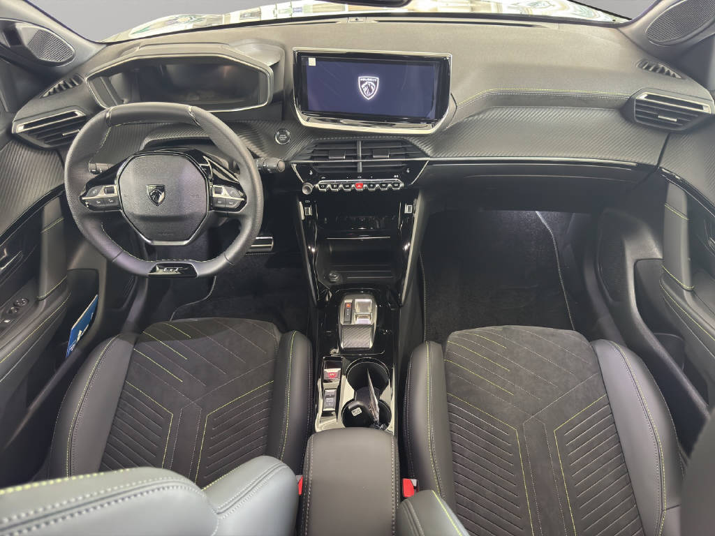 PEUGEOT 208 1.2 Hybrid 145 GT-image-9
