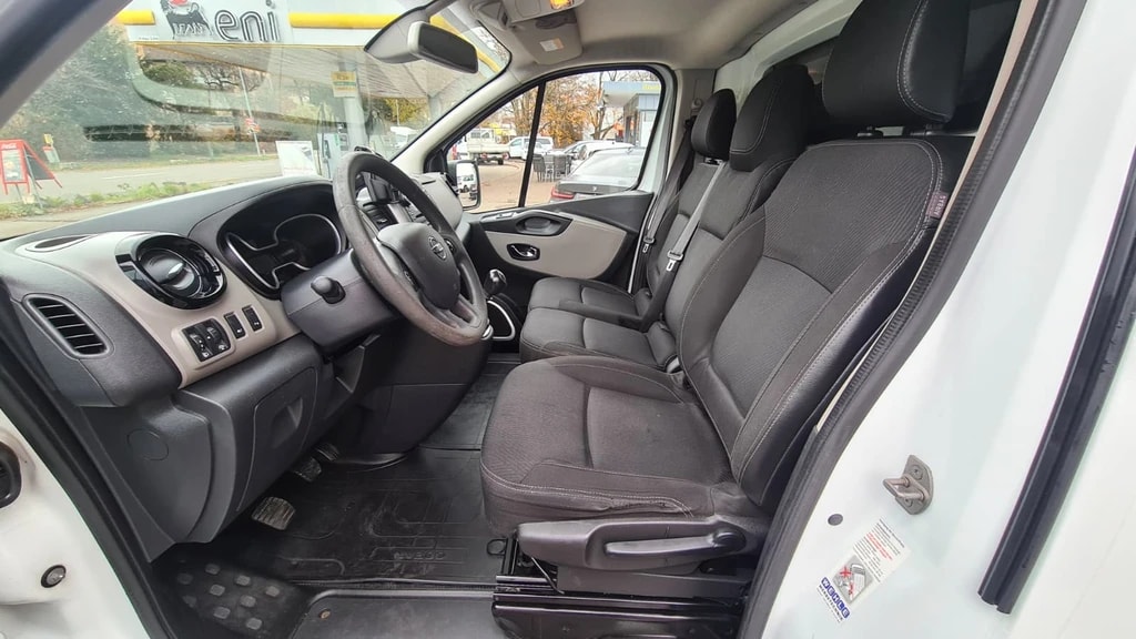 NISSAN NV300 dCi 125 2.9 L1H1 Comfort ** 3-Plätzer ** RF-Kamera ** Anh-Kupplung ** Werkstatt-Einrichtung ** Frisch Ab MFK & Service **-image-11