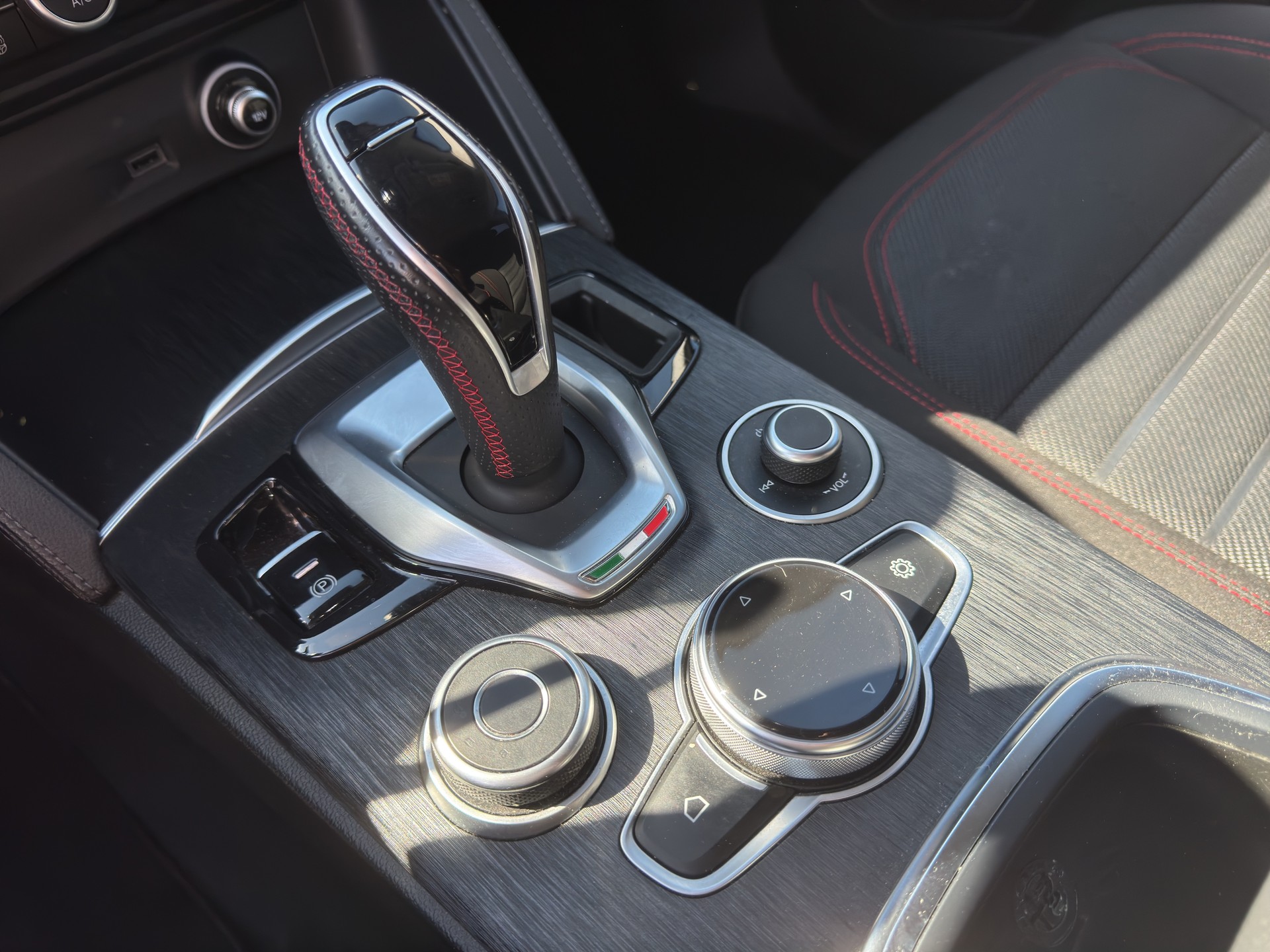ALFA ROMEO Stelvio 2.0 Q4 Business-image-13