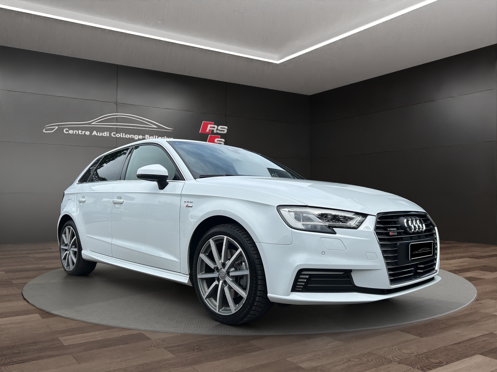 AUDI A3 Sportback 1.4 e-tron Sport S-tronic-image-6