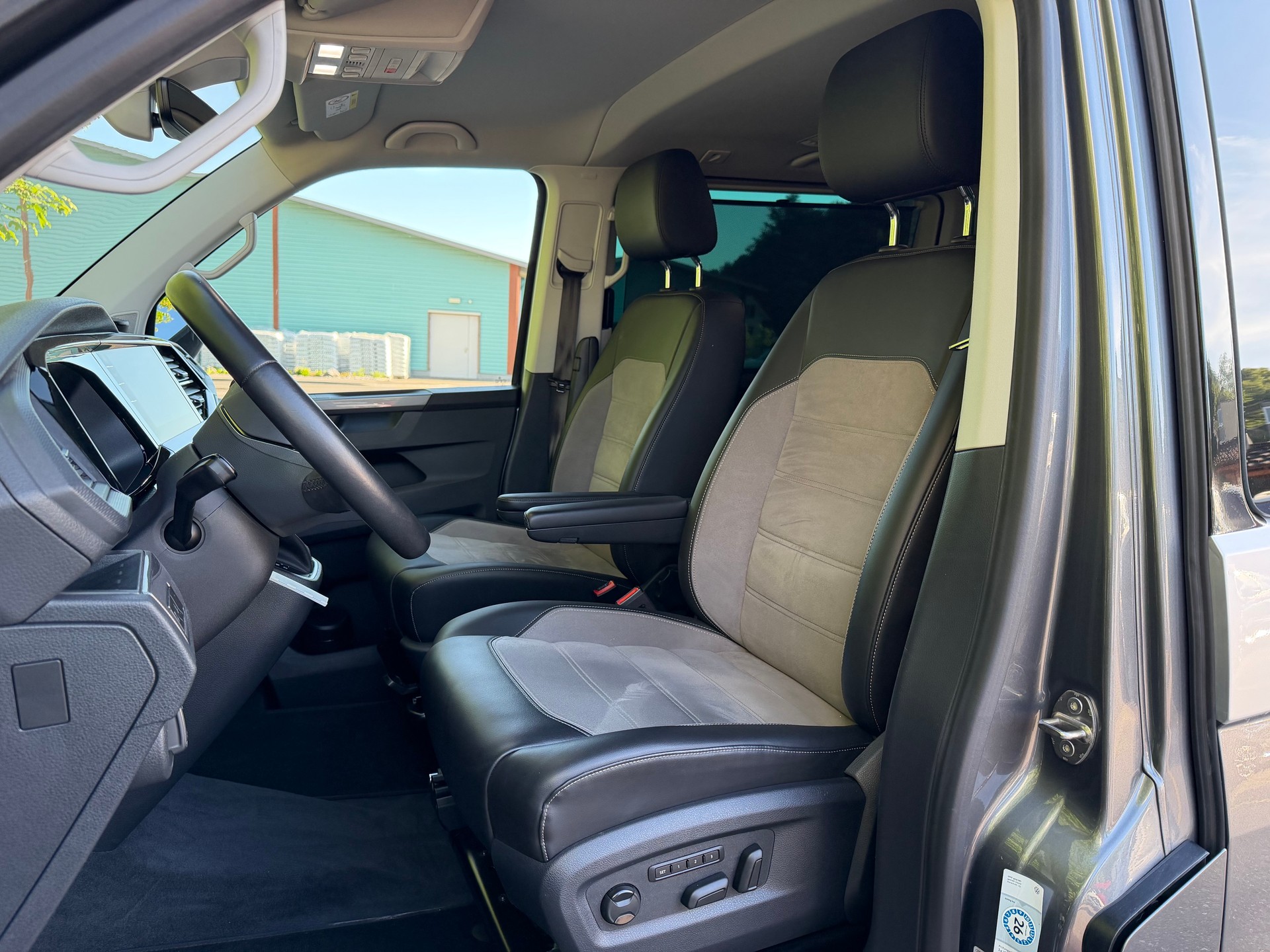 VW T6.1 Multivan 2.0 Bi-TDI Highline 4Motion DSG-showroom-element-3