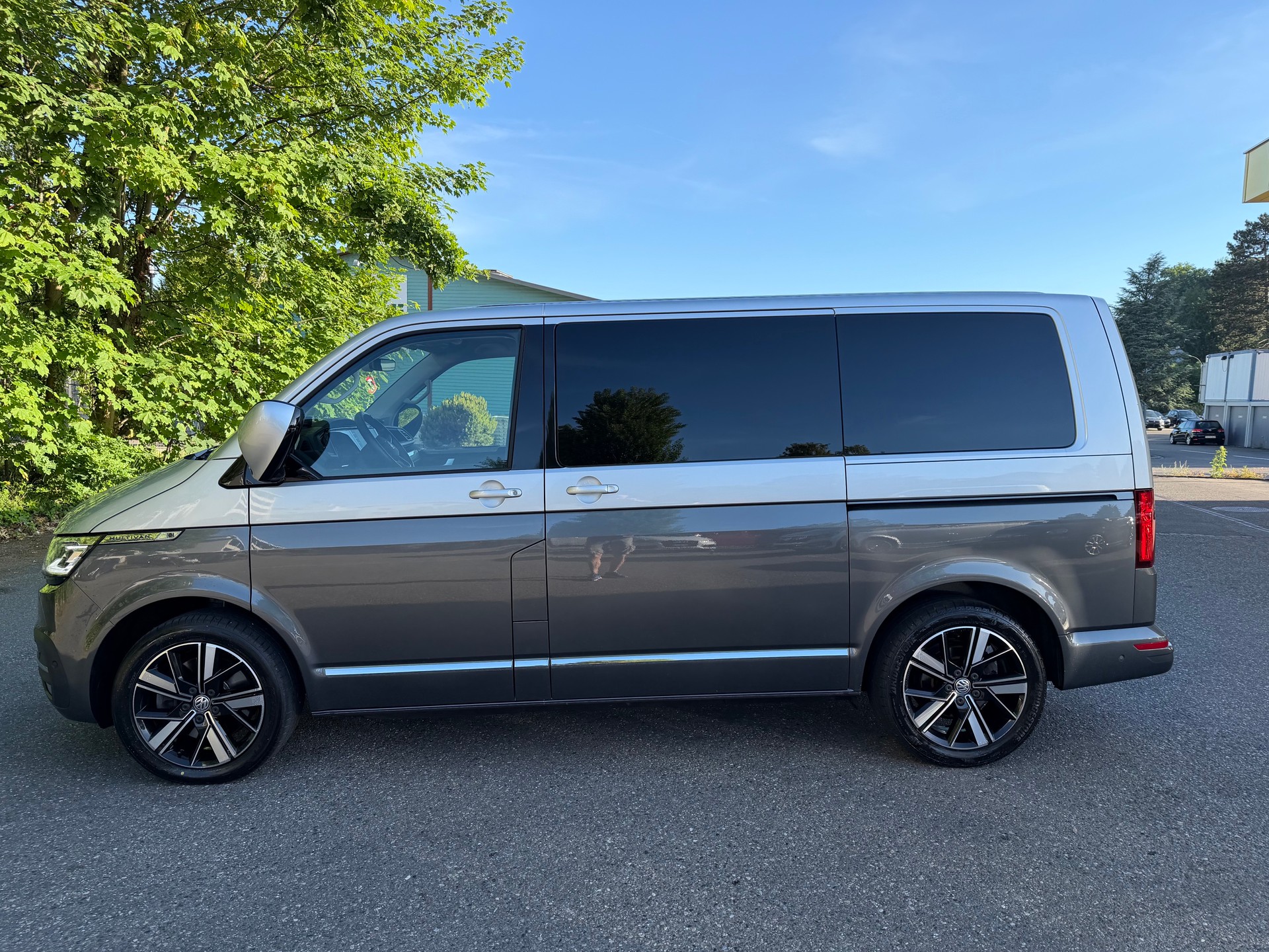 VW T6.1 Multivan 2.0 Bi-TDI Highline 4Motion DSG-showroom-element-1