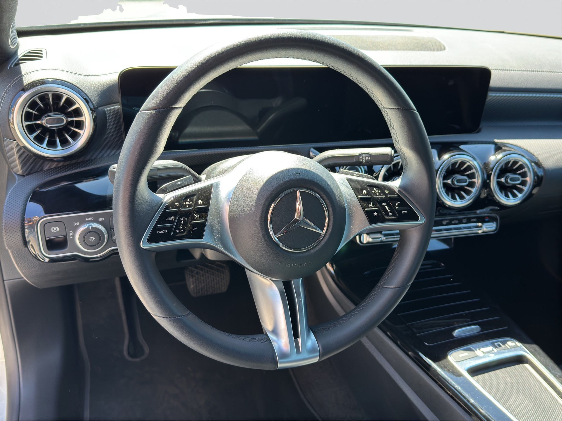 MERCEDES-BENZ CLA 180 d Progressive 8G-DCT-image-9