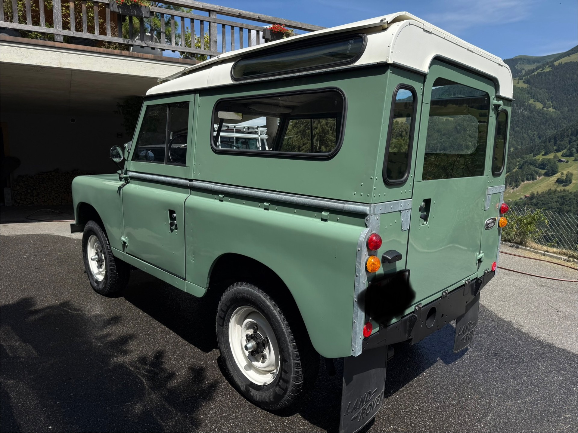 LAND ROVER Serie 2a-image-1