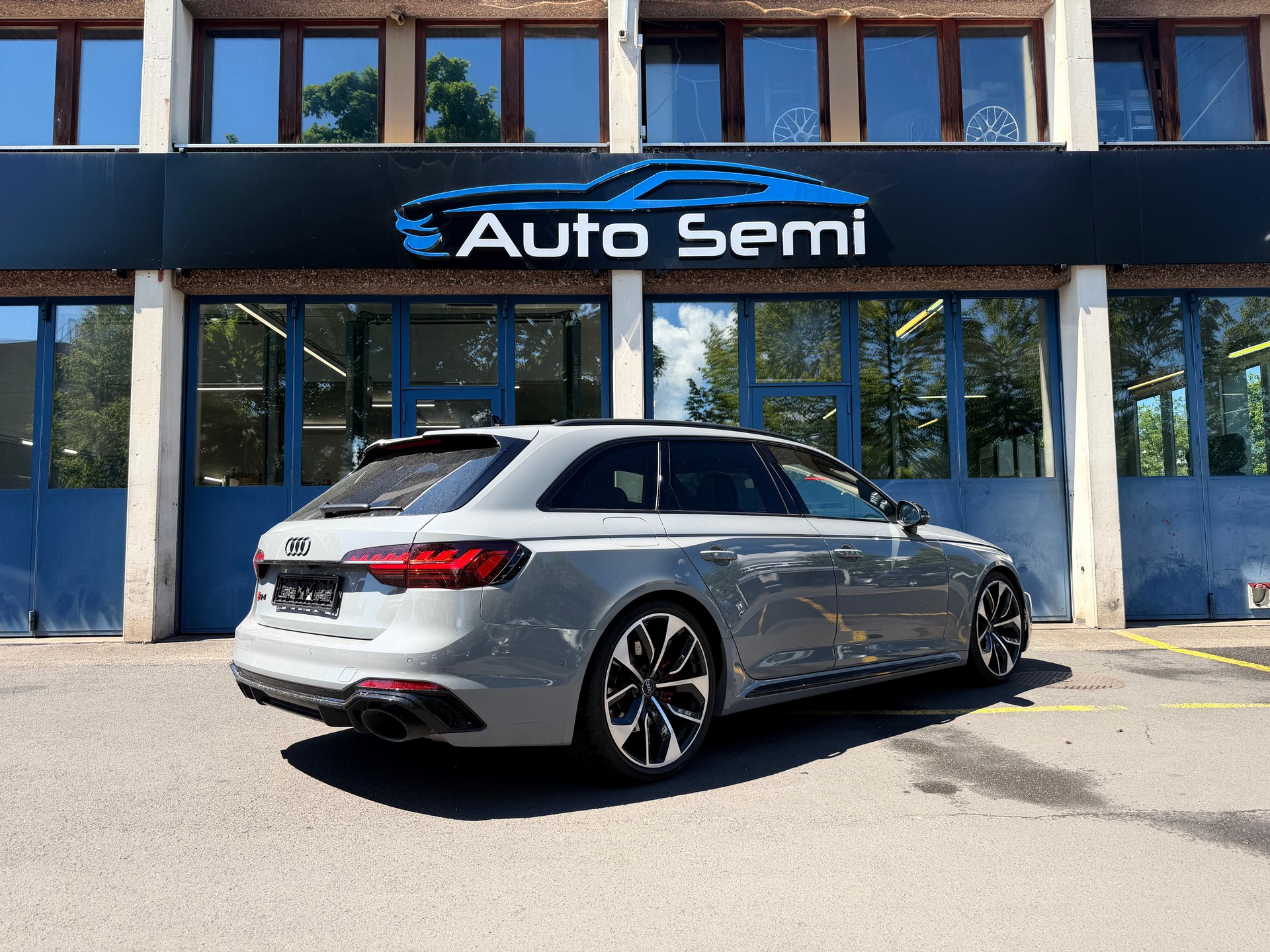 AUDI RS4 Avant quattro tiptronic-showroom-element-2