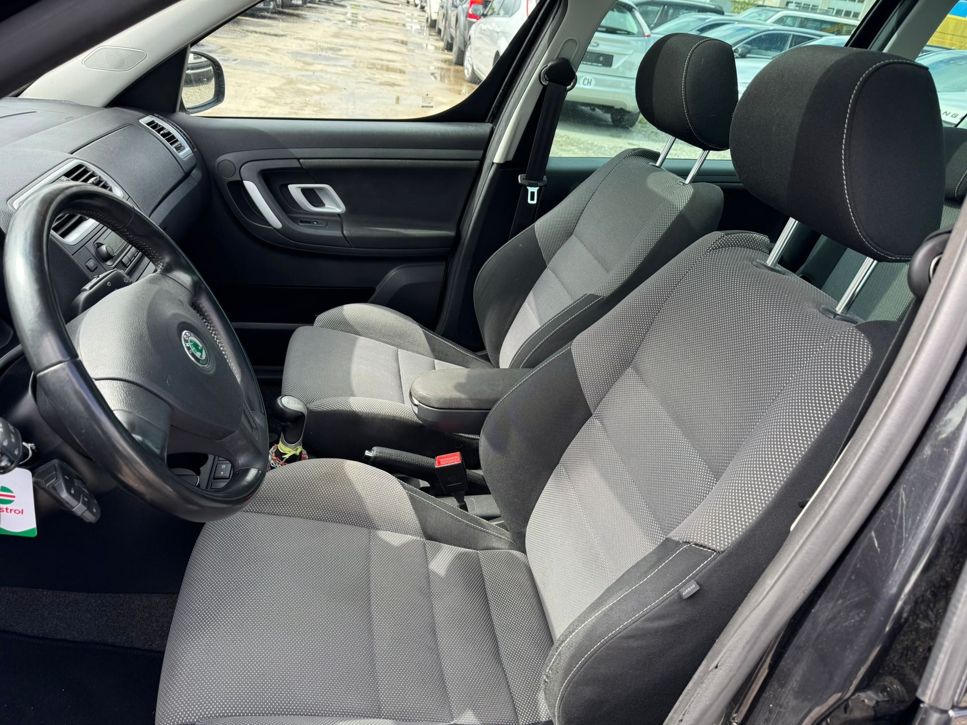 SKODA Roomster 1.9 TDI Elegance-image-5